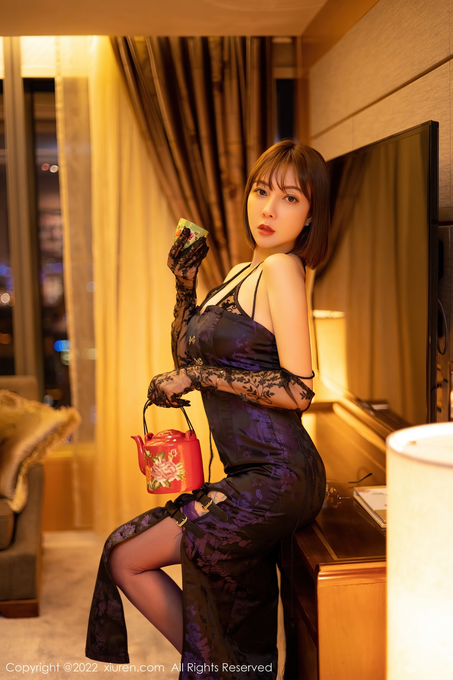 [Xiuren秀人网]2022.01.05 NO.4422 紫色长裙搭配透明紫色丝袜 果儿Victoria [41+1P/404MB]