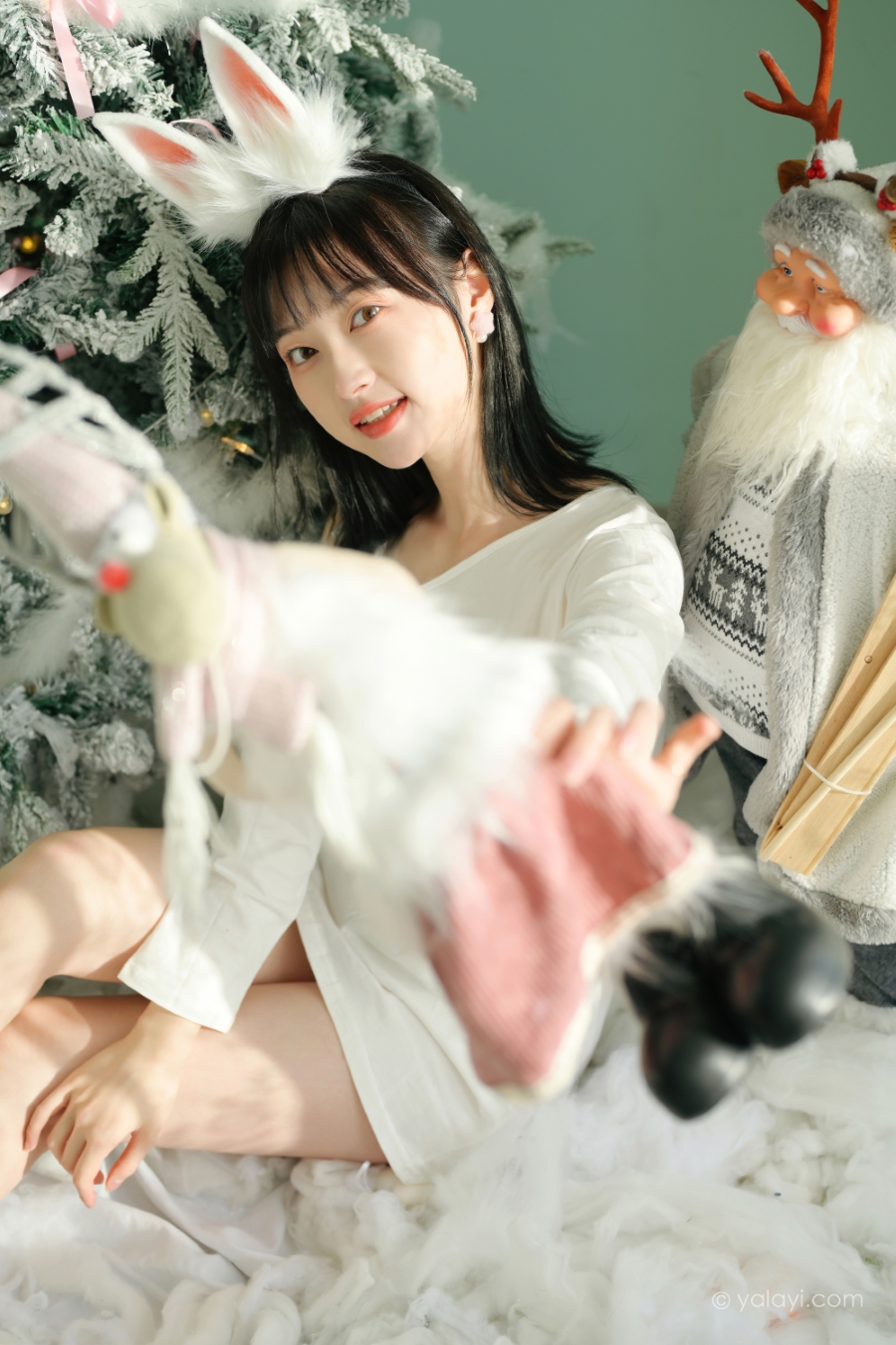 [YALAYI雅拉伊] 2021.12.31 No.884 迎新 京京 [39P/516MB]