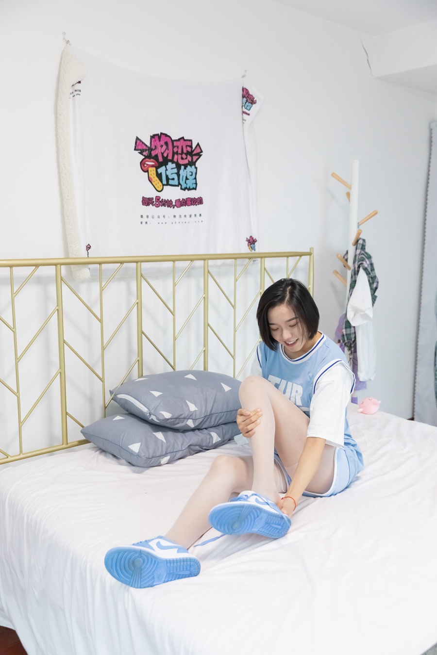 物恋传媒 NO.947期 小飞-记忆里的诗[132P/1V/3.23GB]