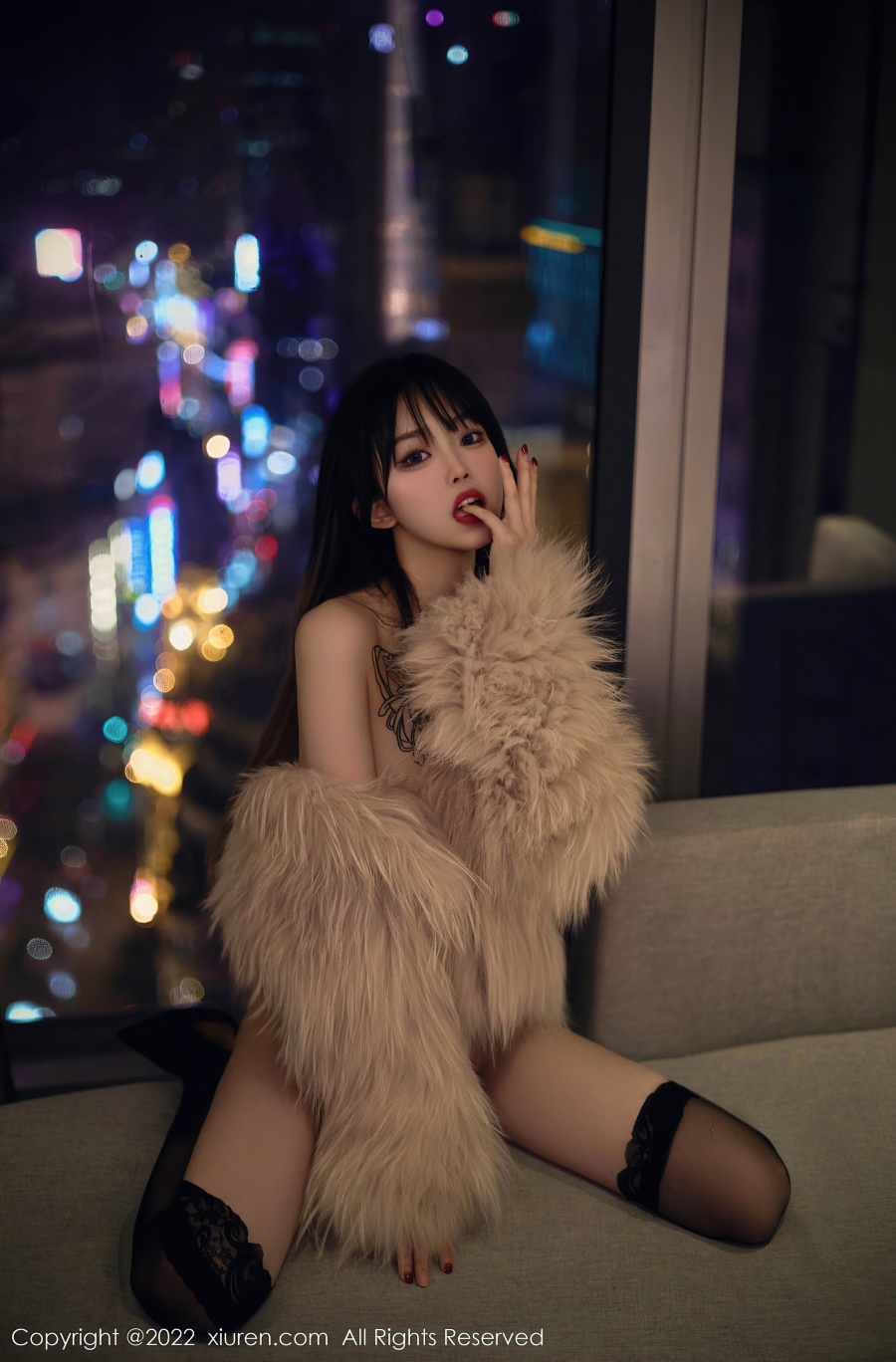 [Xiuren秀人网]2022.01.10 NO.4441 美腿黑丝 奶瓶. [50+1P/489MB]