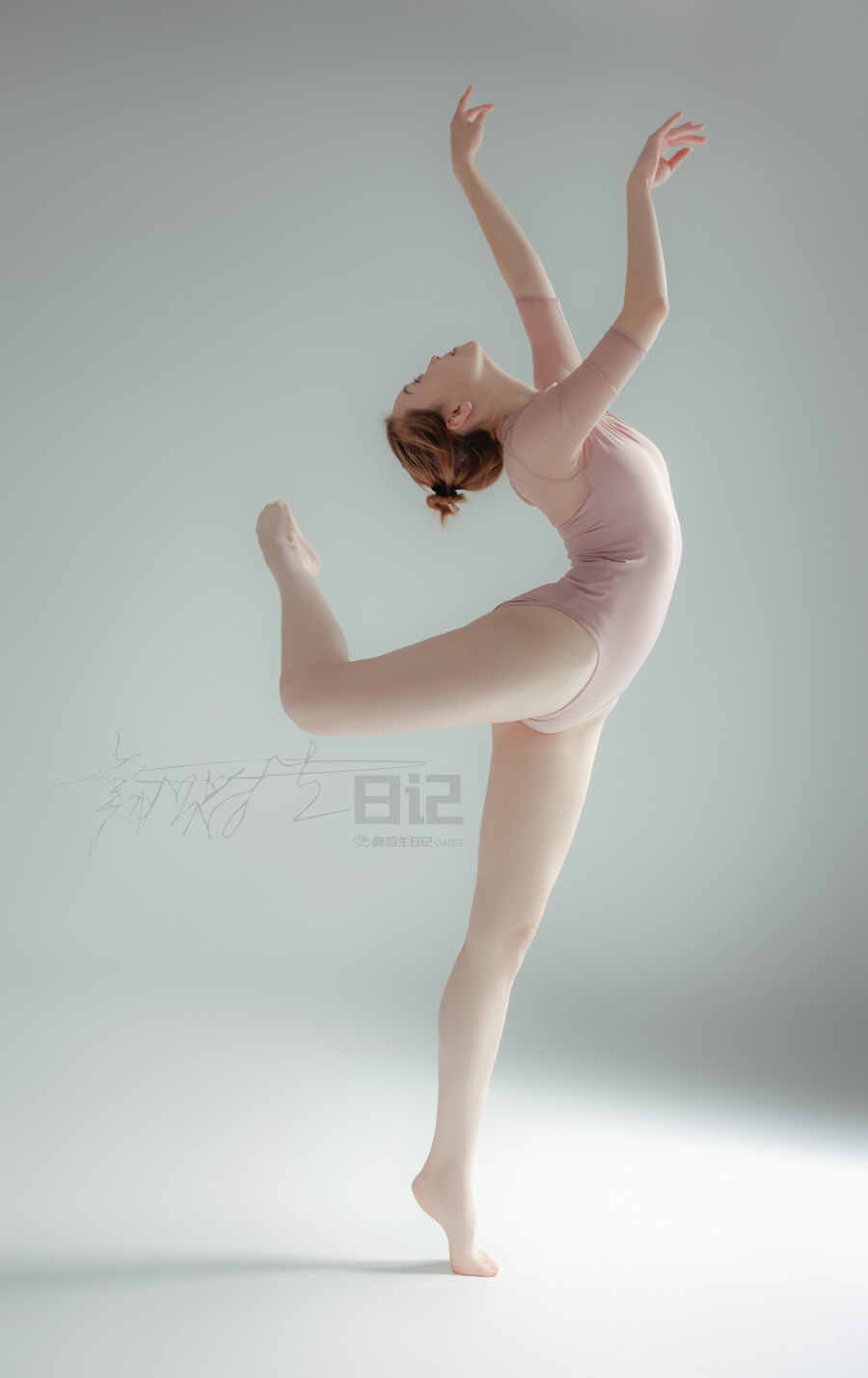 [GALLI嘉丽]舞蹈生日记 074 – 张雯雯 [37P/281MB]