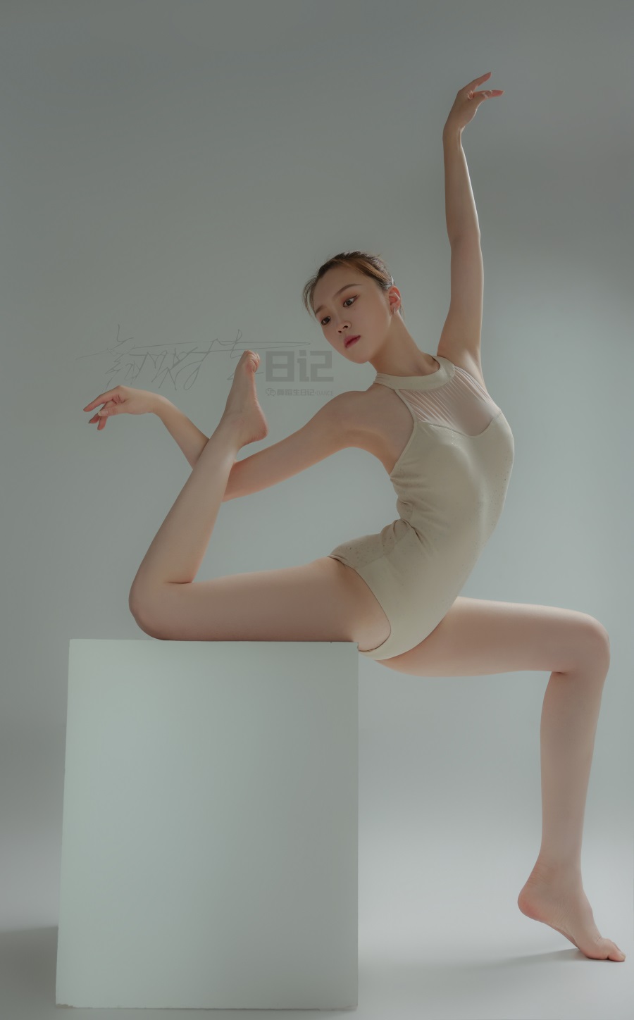 [GALLI嘉丽]舞蹈生日记 074 – 张雯雯 [37P/281MB]