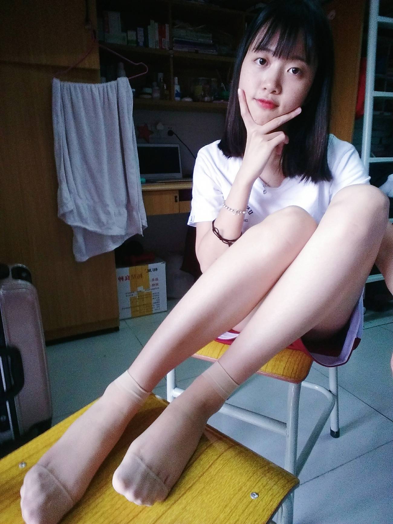 学妹校园寝室短丝系列011期 红萍 [71P/123MB]