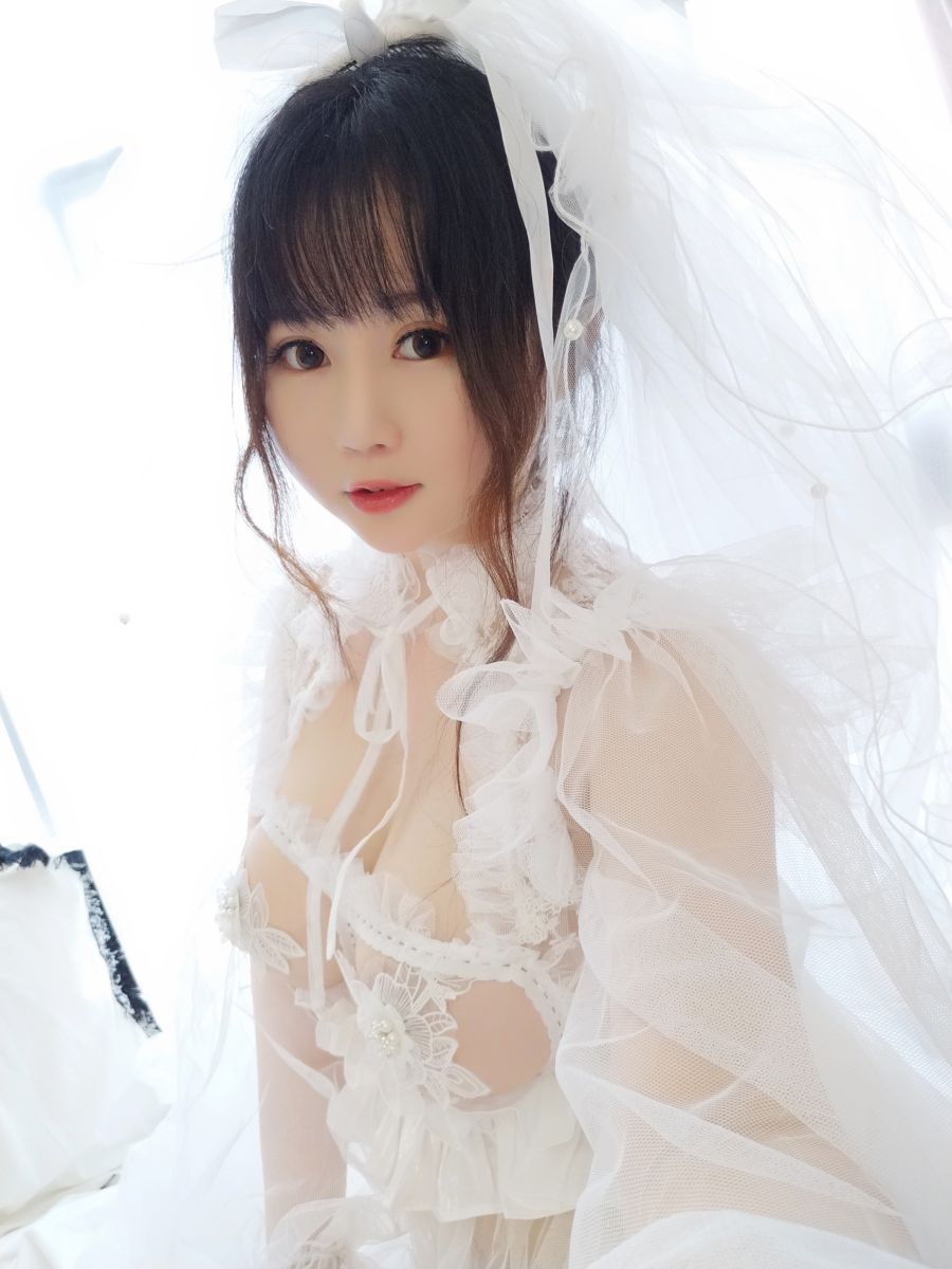 蜜桃少女是依酱呀 – 花嫁 [40P/83MB]