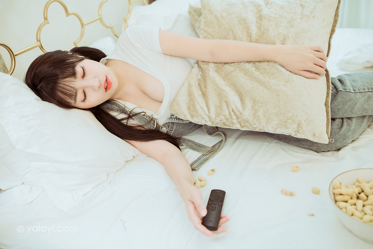 [YALAYI雅拉伊]2022.03.22 NO.912 开心宅家 虞艺 [40+1P/362MB]