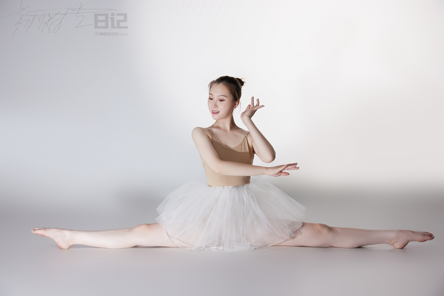 [GALLI嘉丽]舞蹈生日记 076 – 高雯雯 [41P/315MB]