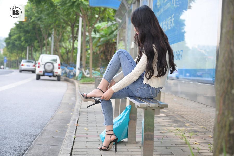 [我丝你想]MX009 美西 公交车站奇遇记4 [74P/89MB]