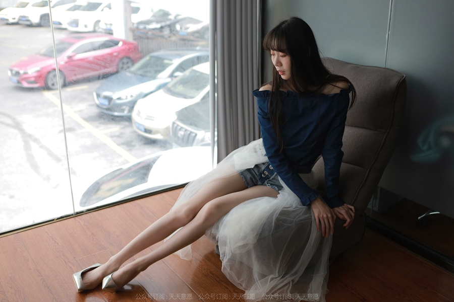 [IESS异思趣向] 耽丝 220121 团团的长腿纱裙 [95P/105MB]