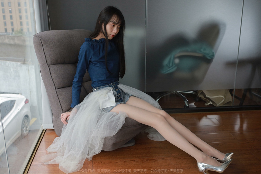 [IESS异思趣向] 耽丝 220121 团团的长腿纱裙 [95P/105MB]