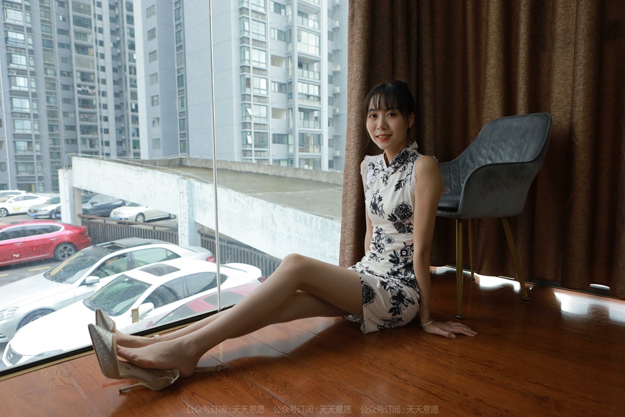 [IESS异思趣向] 耽丝 221016 团团的琴艺课 [97P/114MB]