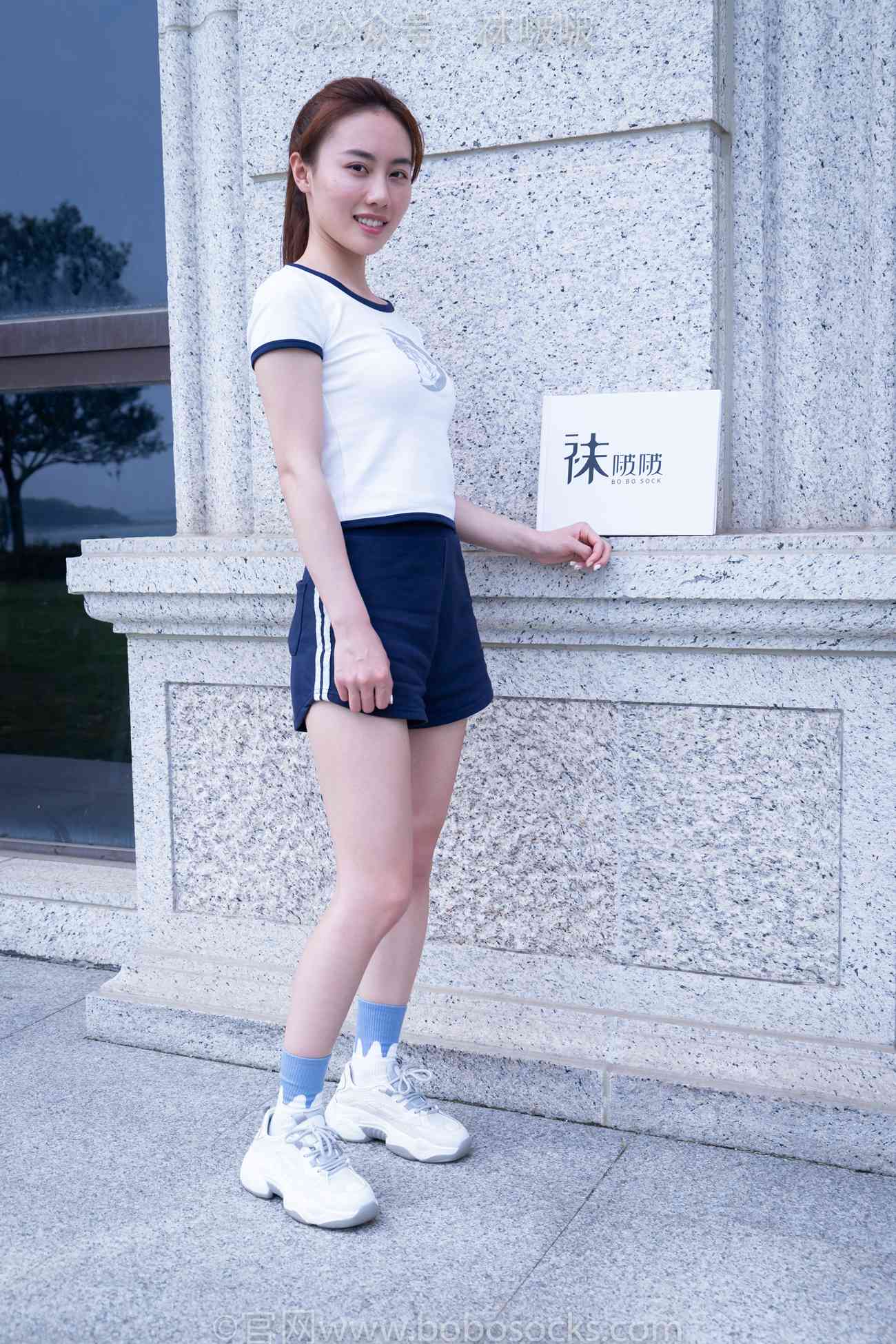 [BoBoSocks袜啵啵]NO.028 小米-运动鞋、白棉袜、裸足 [133P/1V/6.50GB]