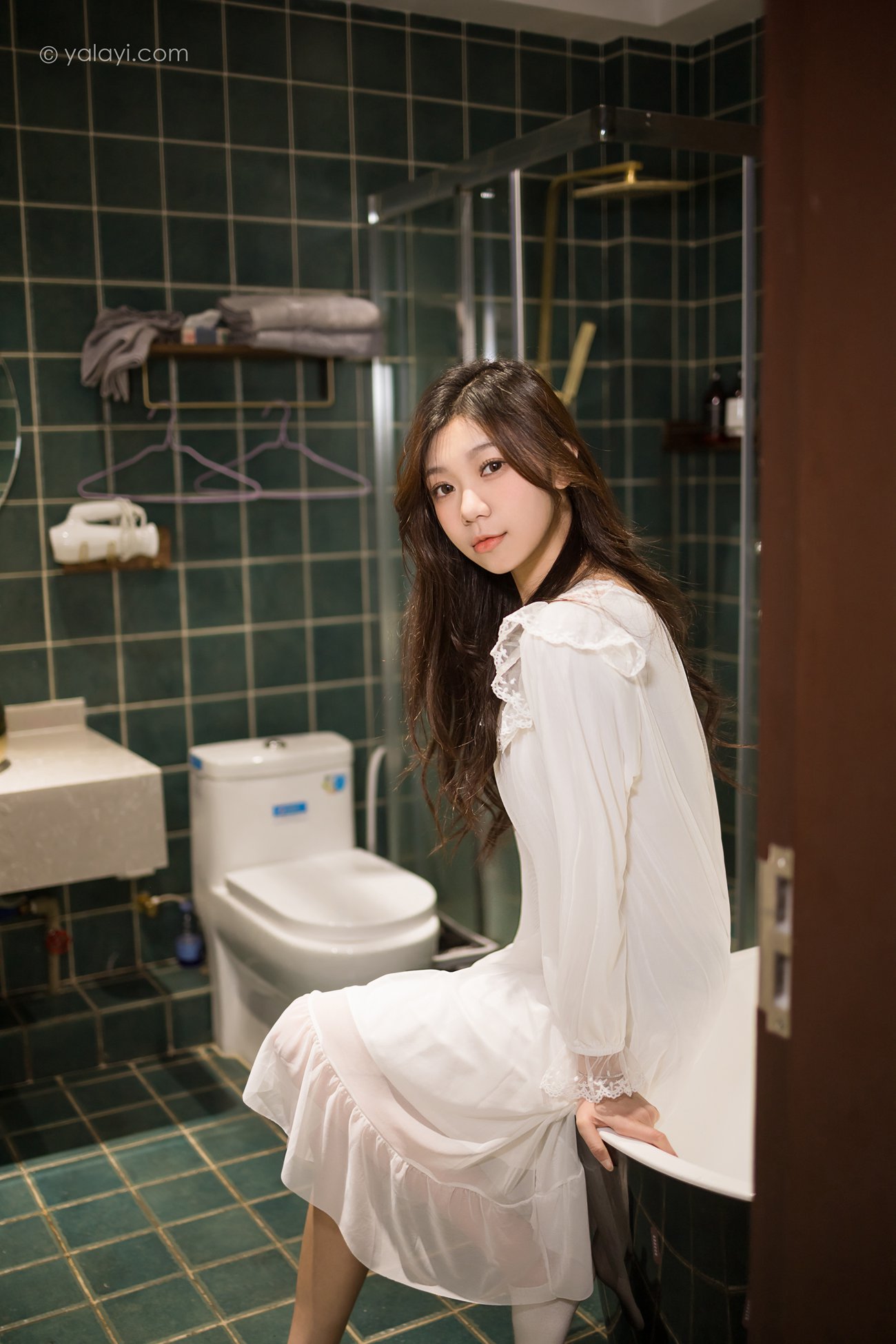 [YALAYI雅拉伊] 2022.03.30 NO.915 阁楼 梓瑶[47P/452MB]