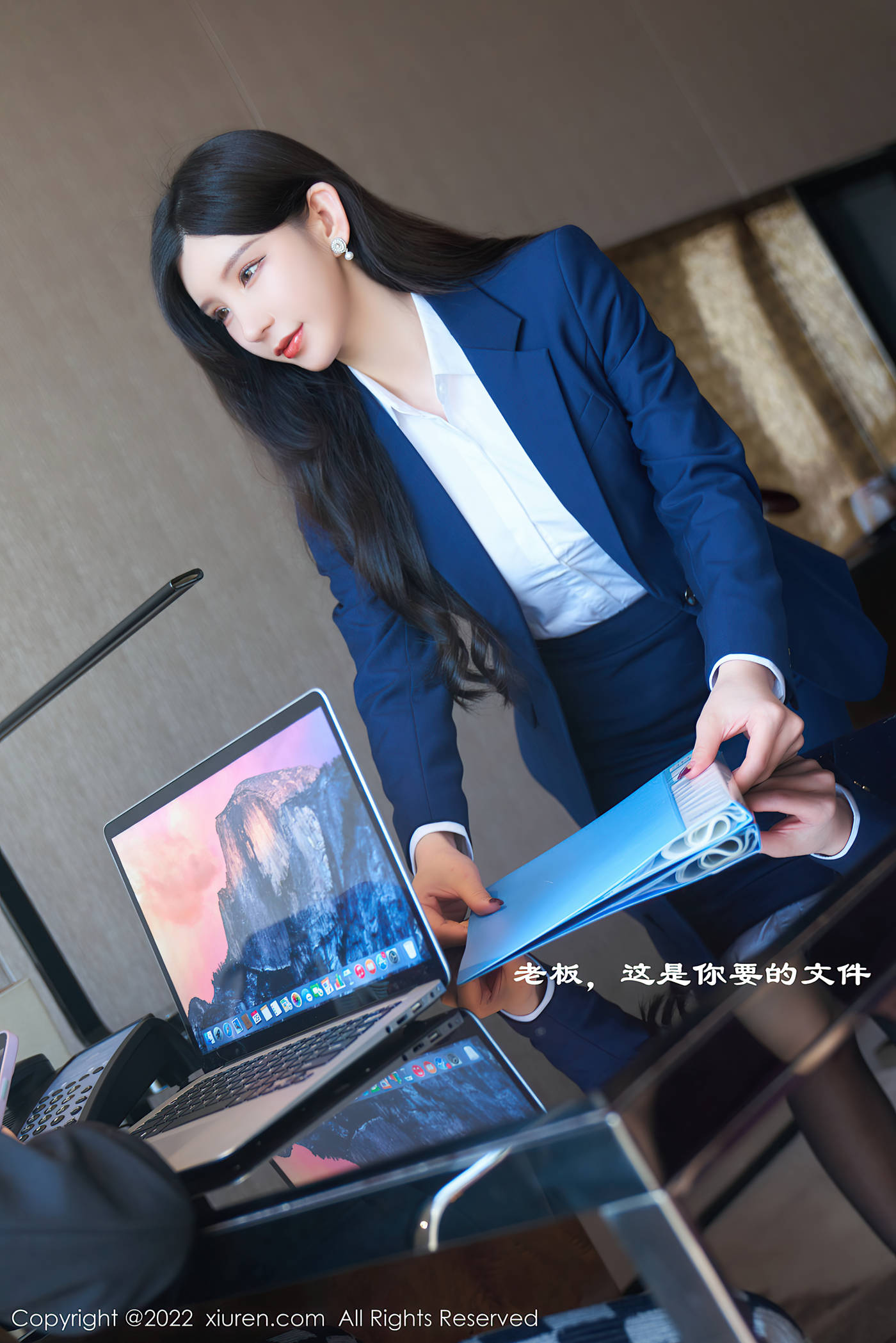 [XiuRen秀人网] 2022.03.11 No.4708 周于希Sally 黑丝美腿[84P/777MB]