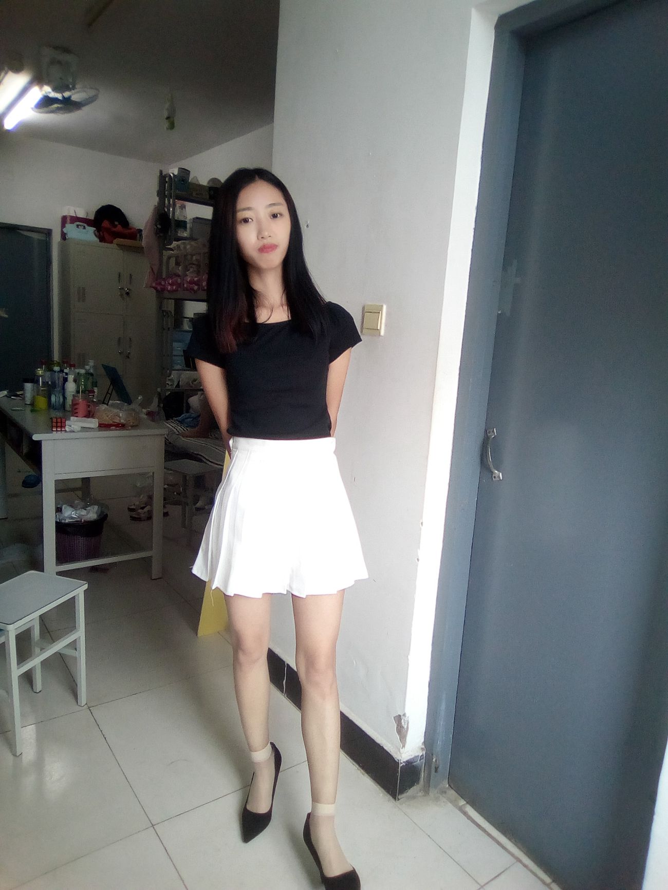 学妹校园寝室短丝系列034 卫艺 [190P/397MB]