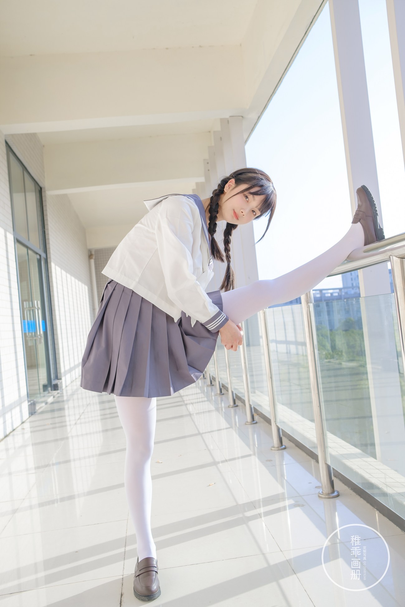 柴系小乖(稚乖画册) – 晴空 赤西夜夜 80D白丝 [71P/1V/1020MB]