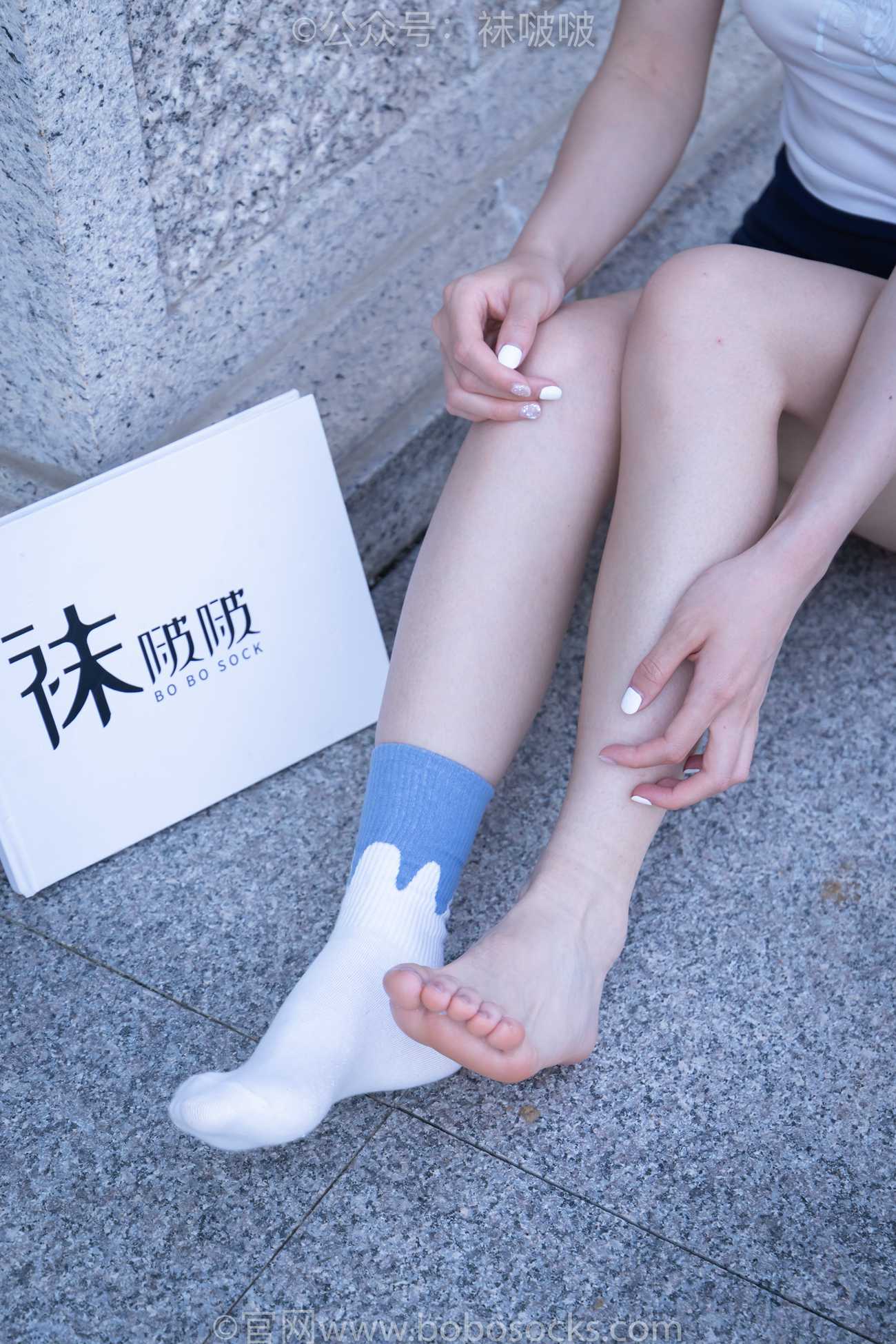 [BoBoSocks袜啵啵]NO.028 小米-运动鞋、白棉袜、裸足 [133P/1V/6.50GB]