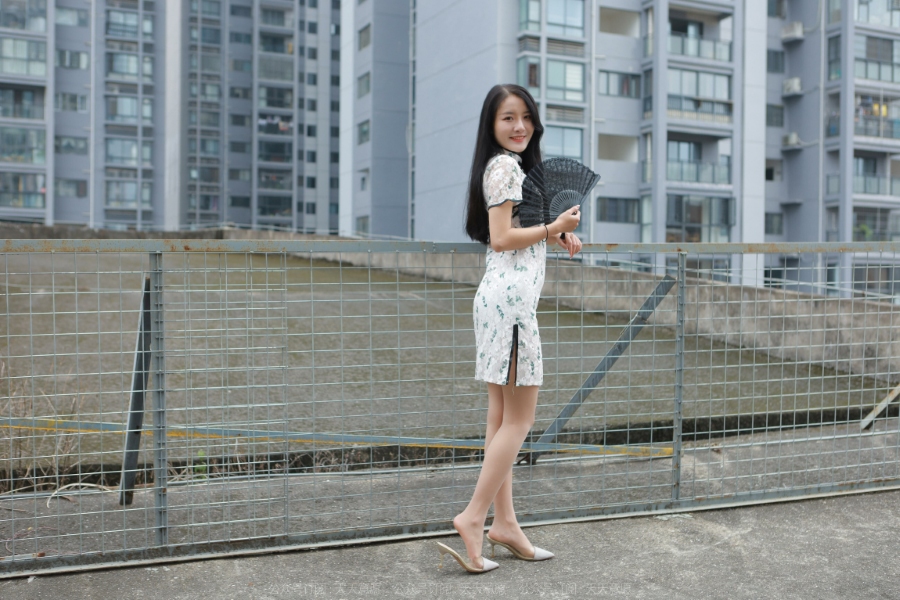 [IESS异思趣向] 耽丝 220217 旗袍美人婉萍 [85P/108MB]