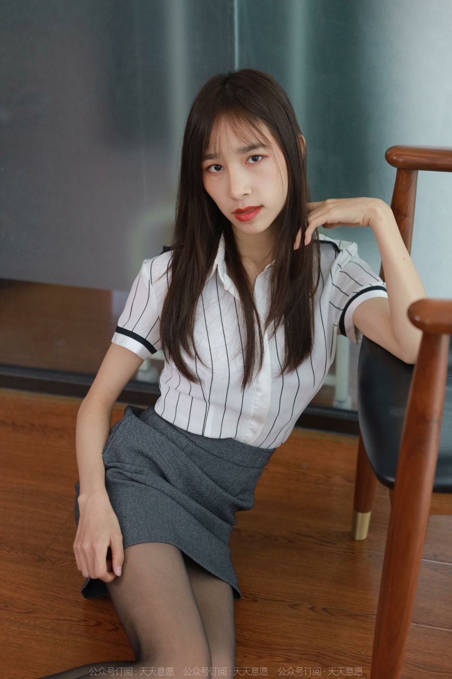 [IESS异思趣向] 耽丝 220220 美子的酒红美甲 [86P/114MB]