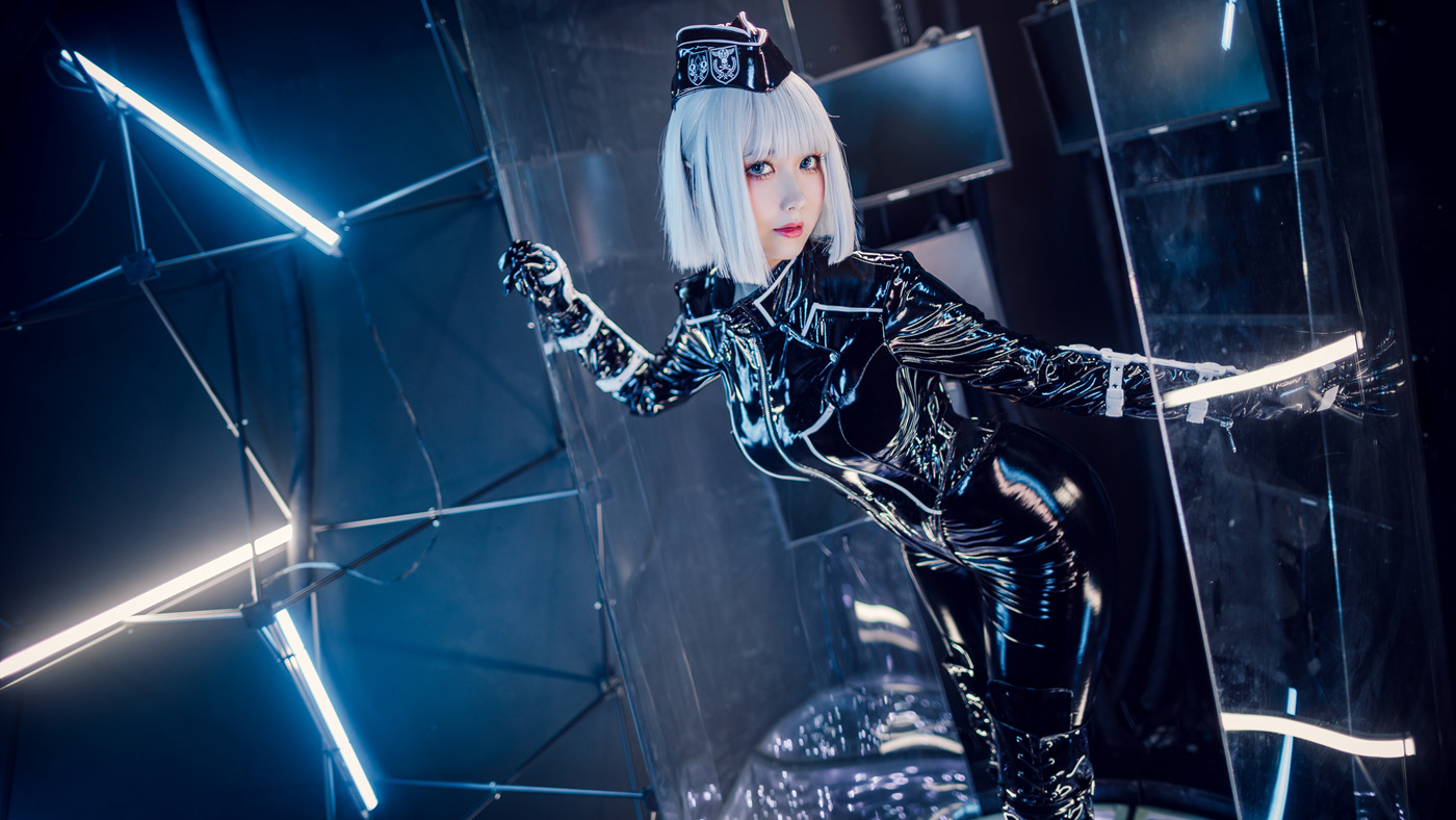 izumi泉桃子 - 帝国通讯官 [30P/232MB]