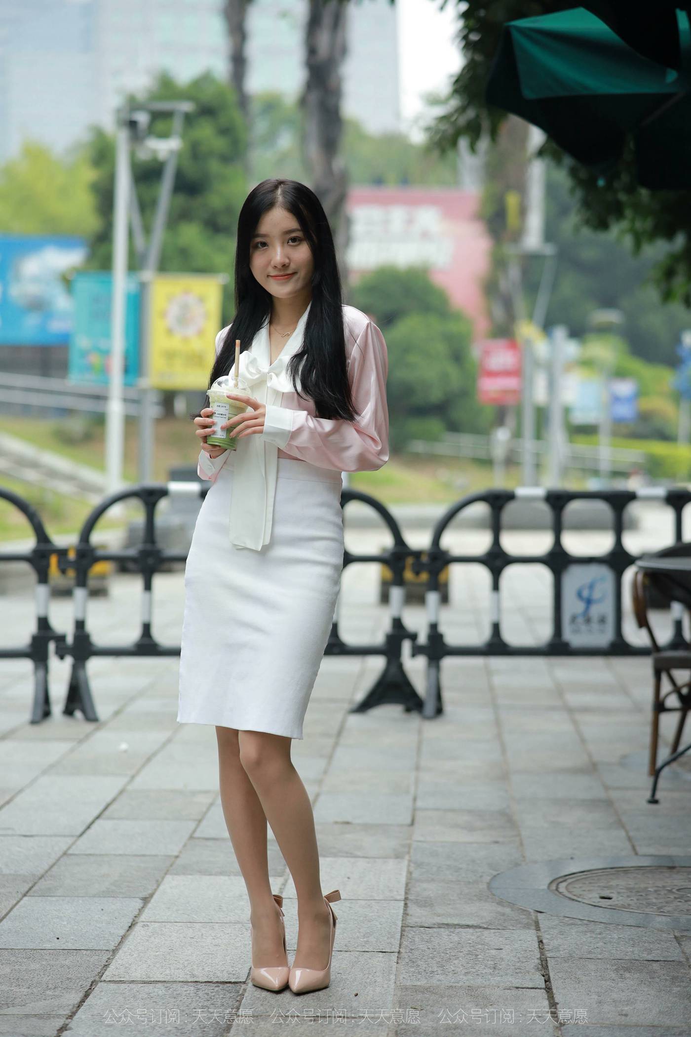 [IESS异思趣向]2021.11.19 丝享家978：婉苹《粉红色的回忆》[83P/76.4MB]