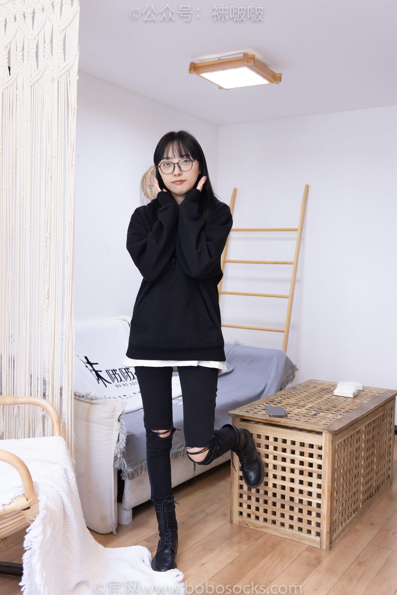 [BoBoSocks袜啵啵]NO.061 稚予-短靴、白棉袜、裸足 [145P/1V/6.96GB]