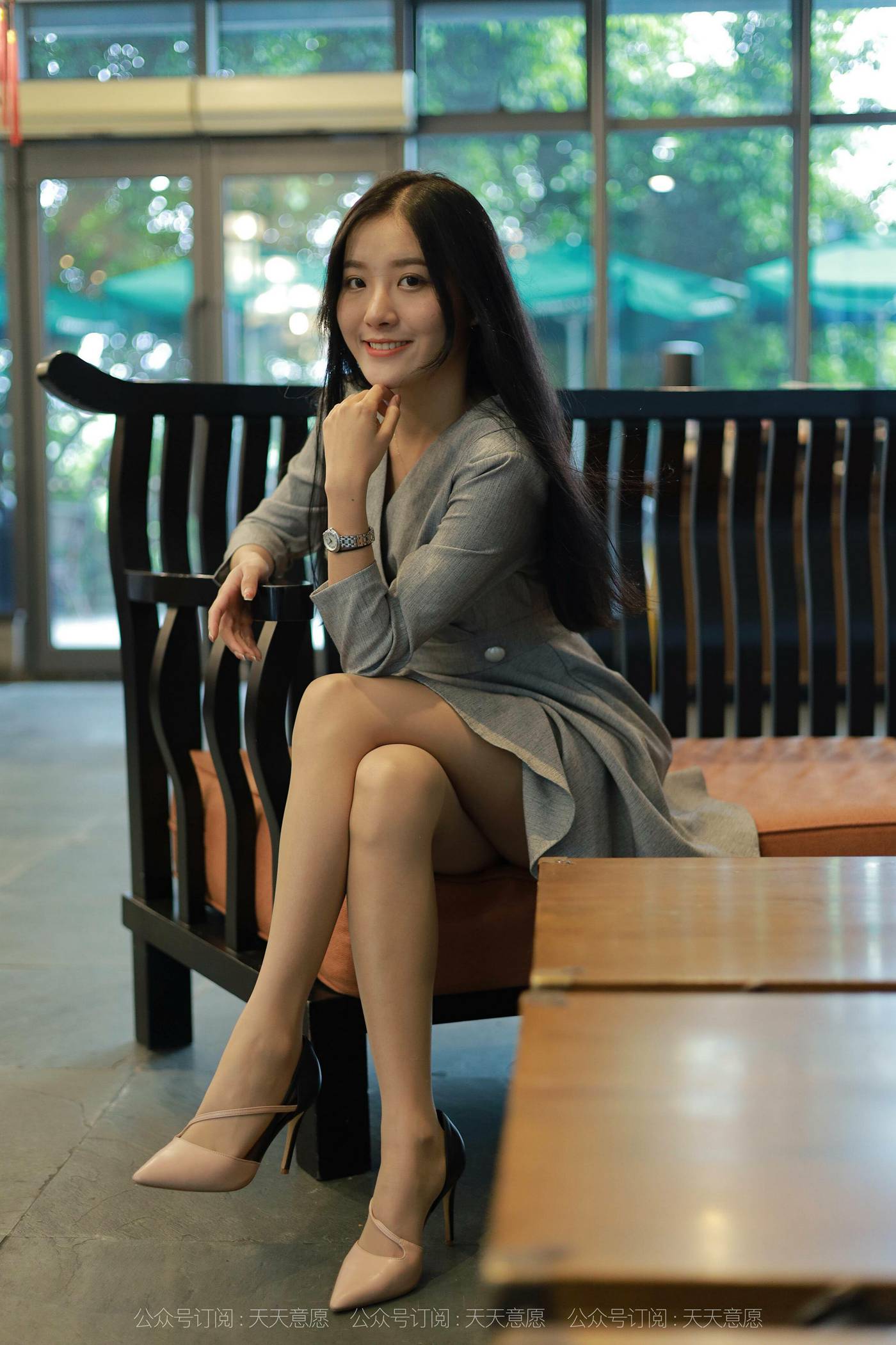 [IESS异思趣向] 2021.11.13 丝享家973：婉苹《美女配咖啡》 [86P/115MB]