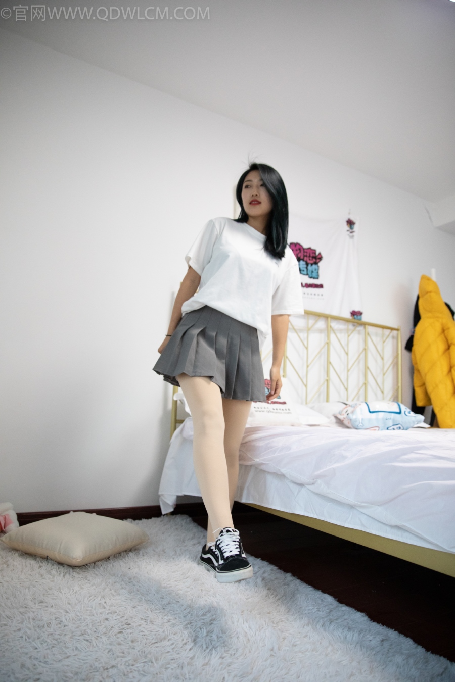 物恋传媒 NO.1017 雅梦-vans帆布鞋、厚肉丝[118P/1V/3.30GB]