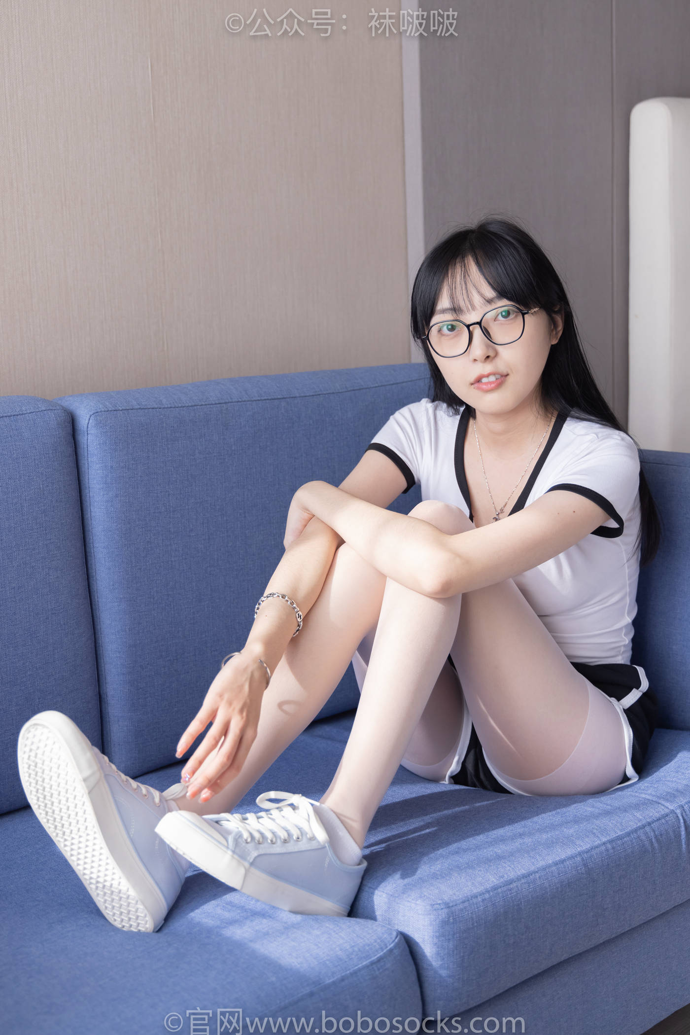 [BoBoSocks袜啵啵]NO.037 稚予-帆布鞋、短白棉袜、白丝 [136P/1V/6.47MB]