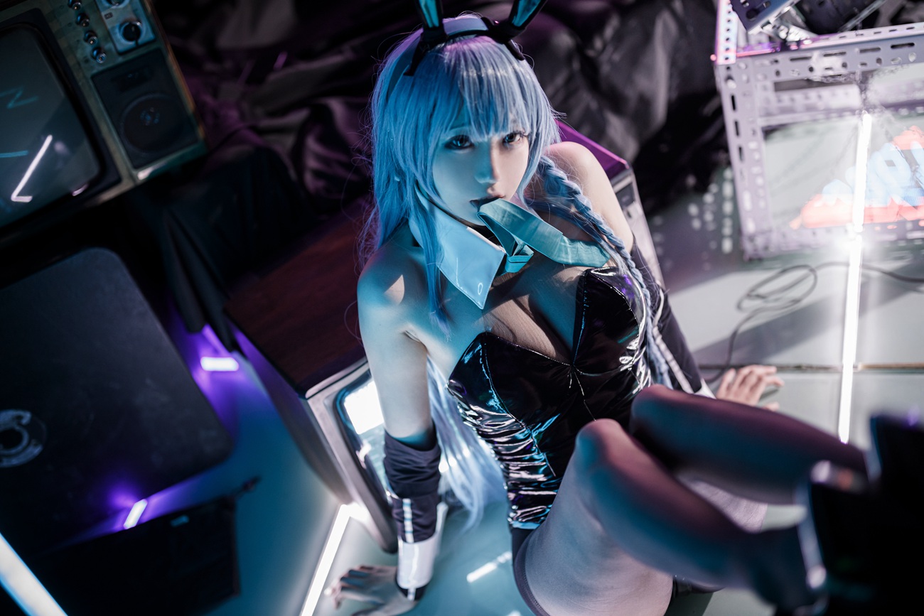 周叽是可爱兔兔 - 树城兔女郎 [28P/426MB]