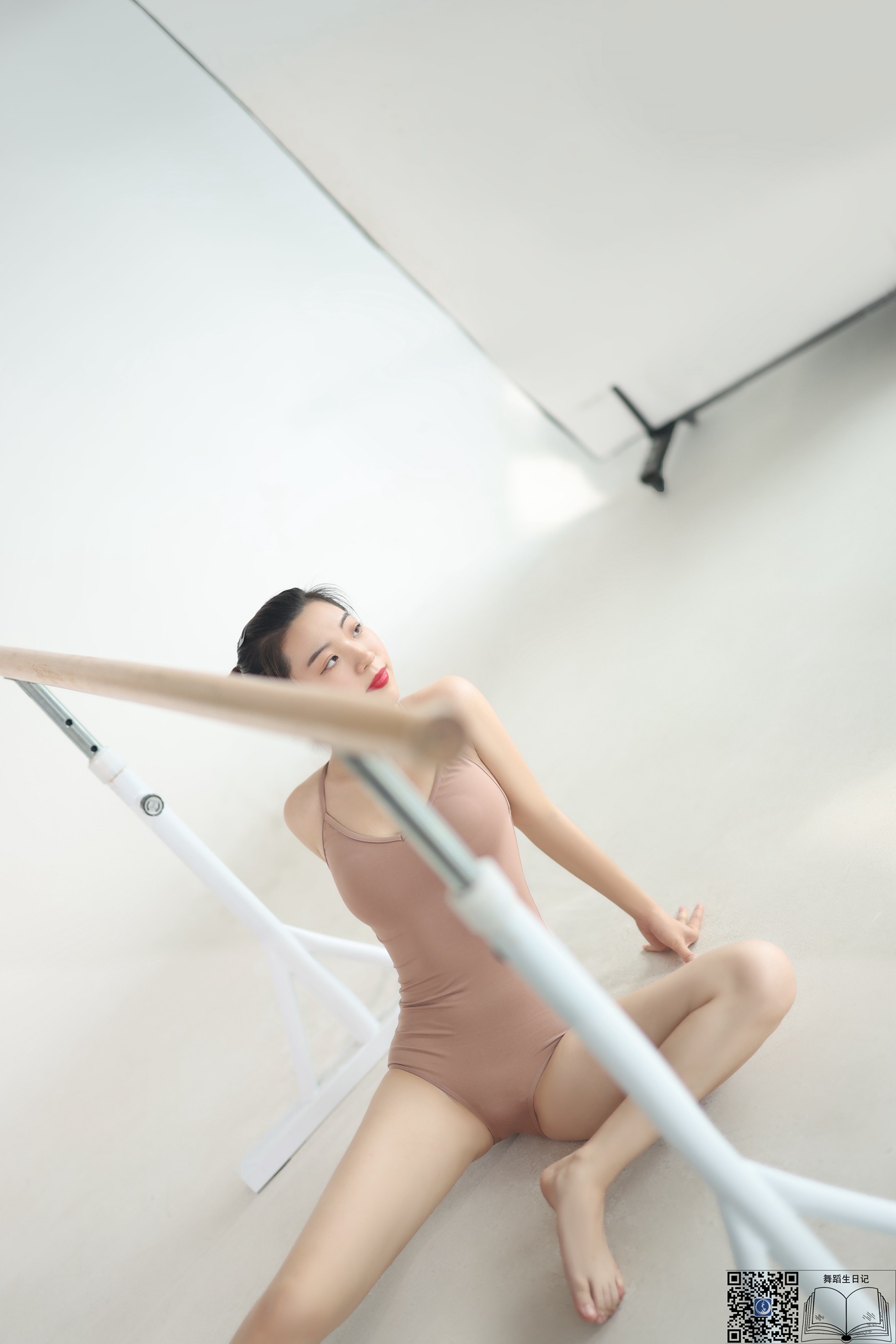 [GALLI嘉丽]舞蹈生日记 102 – 子琳妹妹 [37P/194MB]