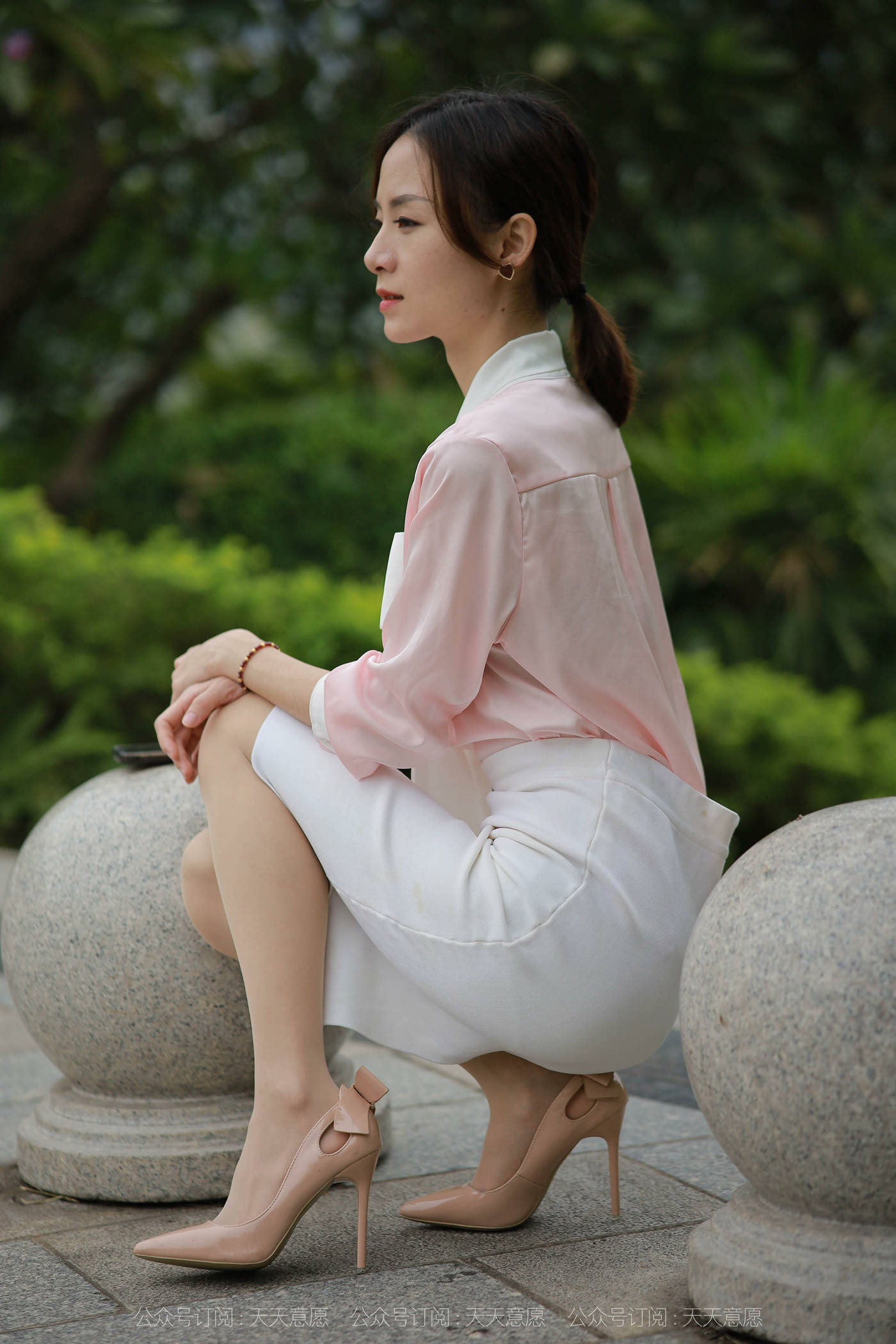 [IESS异思趣向] 2021.11.11 丝享家971：小六《城市丽人》 [90P/93MB]