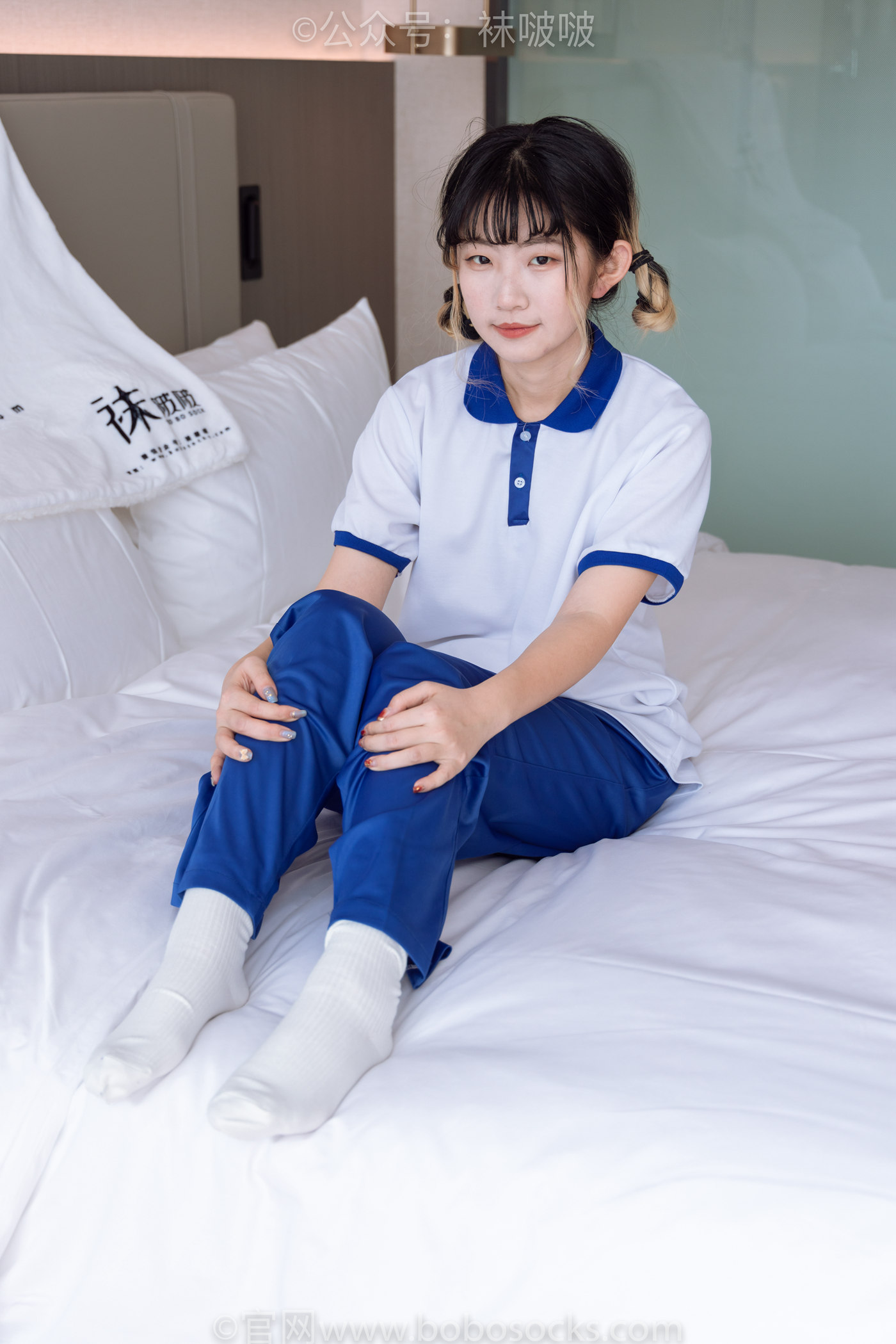 [BoBoSocks袜啵啵]NO.042 砂糖-校服、板鞋、白棉袜、油亮白丝 [139P/1V/6.72GB]
