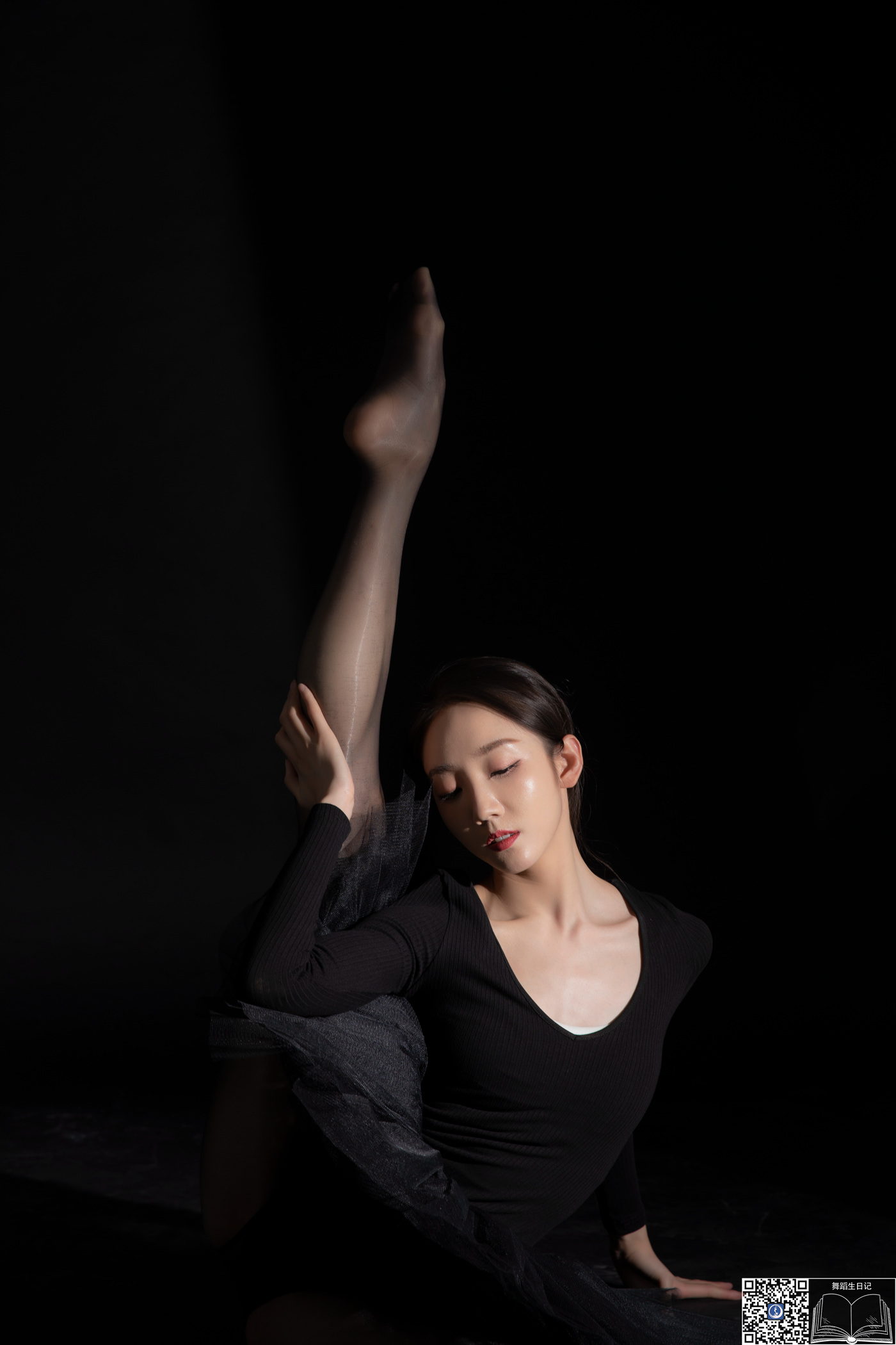 [GALLI嘉丽]舞蹈生日记 099 – 清清老师 [44P/335MB]