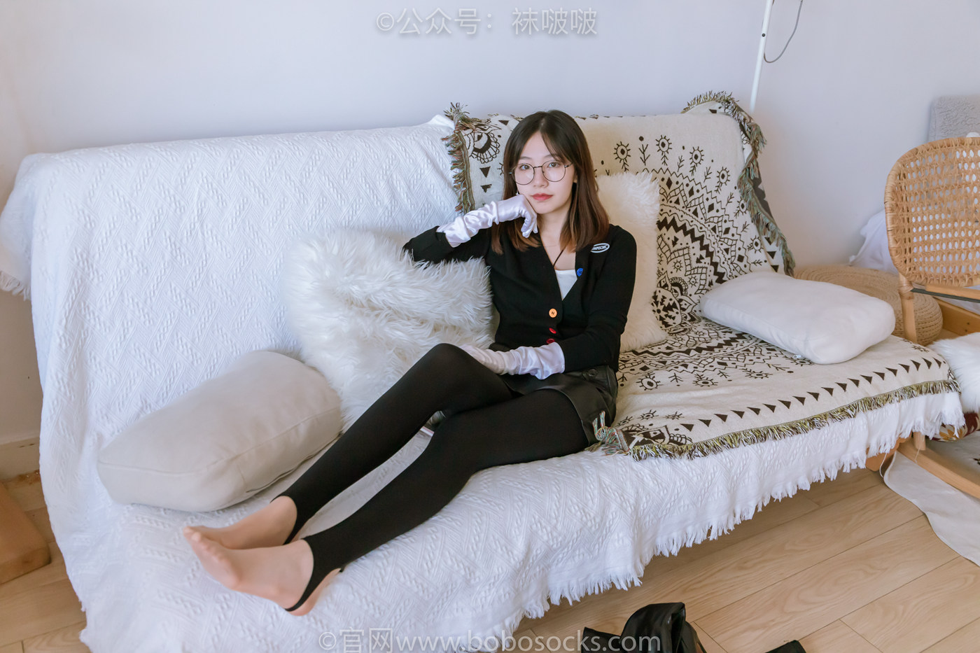 [BoBoSocks袜啵啵]NO.041 小甜豆-高跟长靴、黑色踩脚裤、肉丝 [140P/1V/6.16GB]