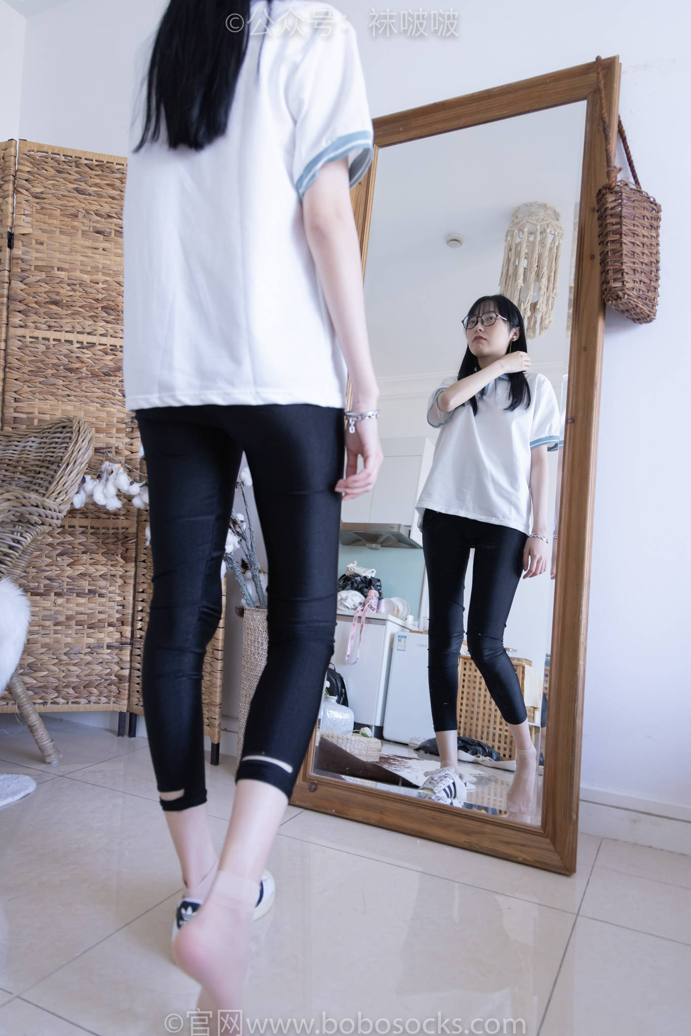 [BoBoSocks袜啵啵]NO.044 稚予-贝壳头、匡威帆布鞋、短肉丝 [154P/1V/5.40GB]