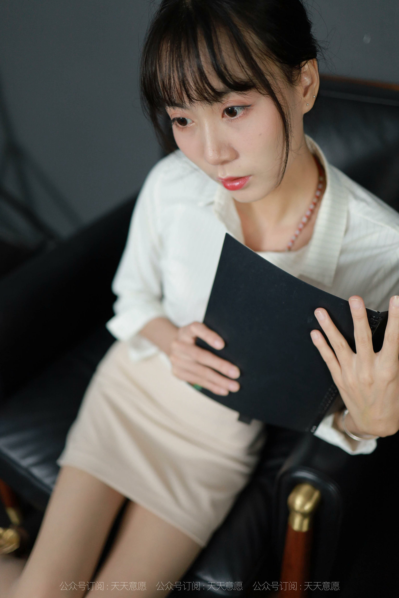 [IESS异思趣向] 2021.11.08 丝享家969：团团《迷人的金色波纹》 [92P/99.8MB]