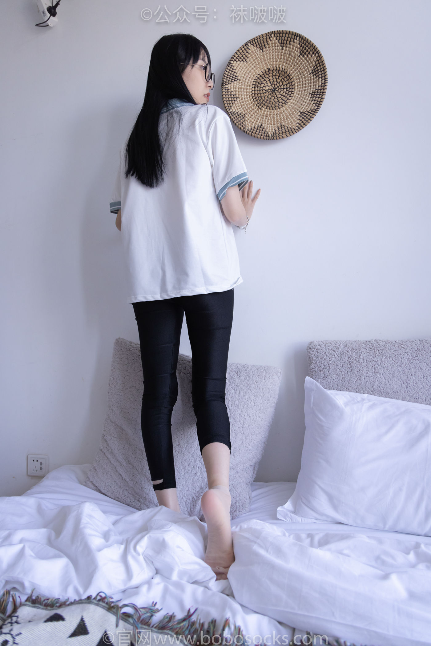 [BoBoSocks袜啵啵]NO.044 稚予-贝壳头、匡威帆布鞋、短肉丝 [154P/1V/5.40GB]