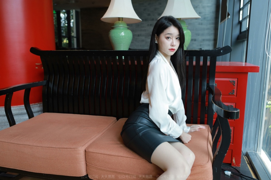 [IESS异思趣向] 耽丝 220130 佳爷三月特辑 [85P/85MB]