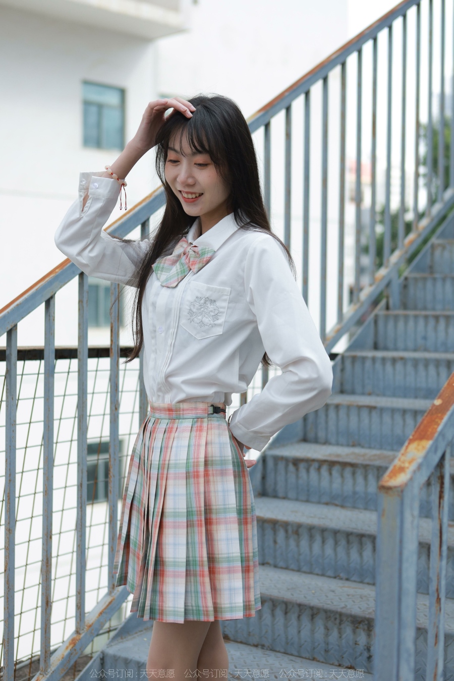 [IESS异思趣向] 耽丝 220219jk妹妹团团 [84P/94MB]