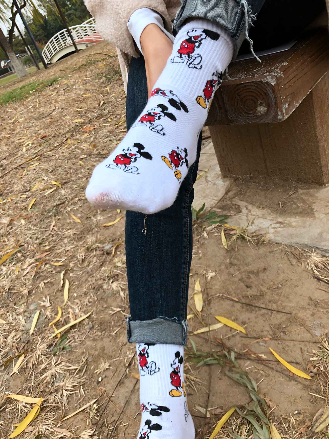 安乔乔儿(Nia乔乔)  红甲裸足[129P/760MB]