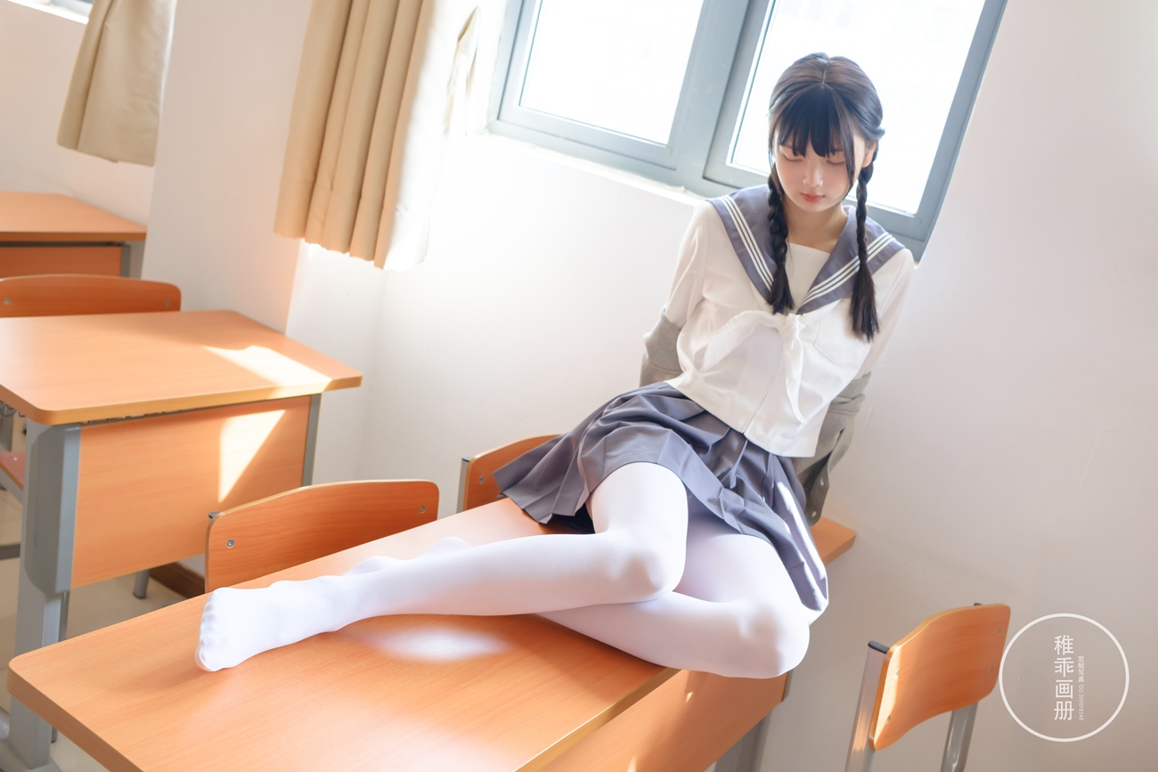 柴系小乖(稚乖画册) – 晴空 赤西夜夜 80D白丝 [71P/1V/0.99GB]