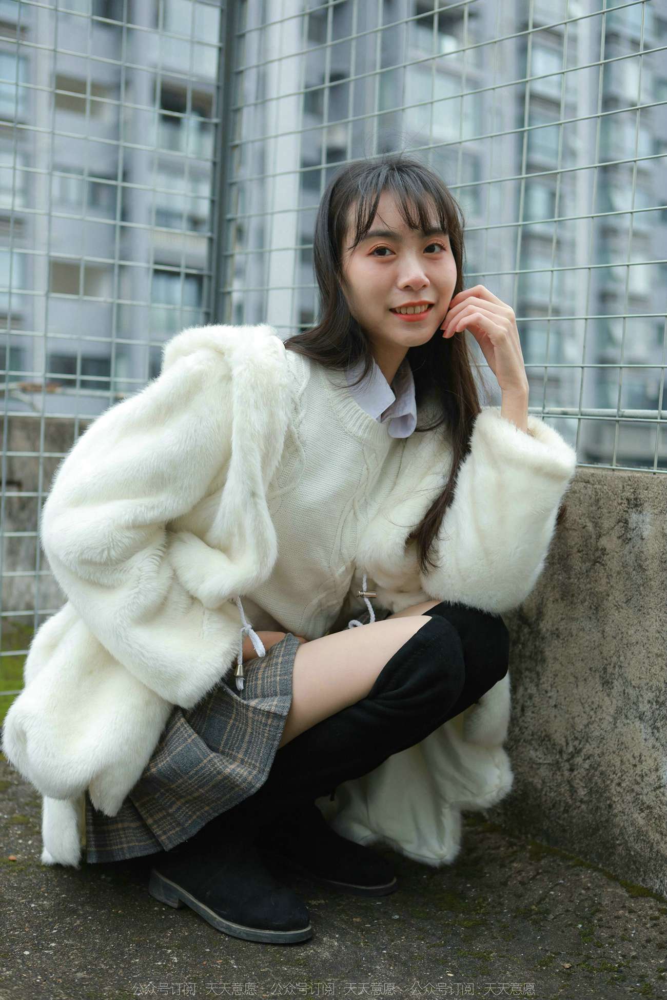 [IESS异思趣向] 2022.02.28 丝享家1014：团团《长靴肉丝》[88P/94MB]