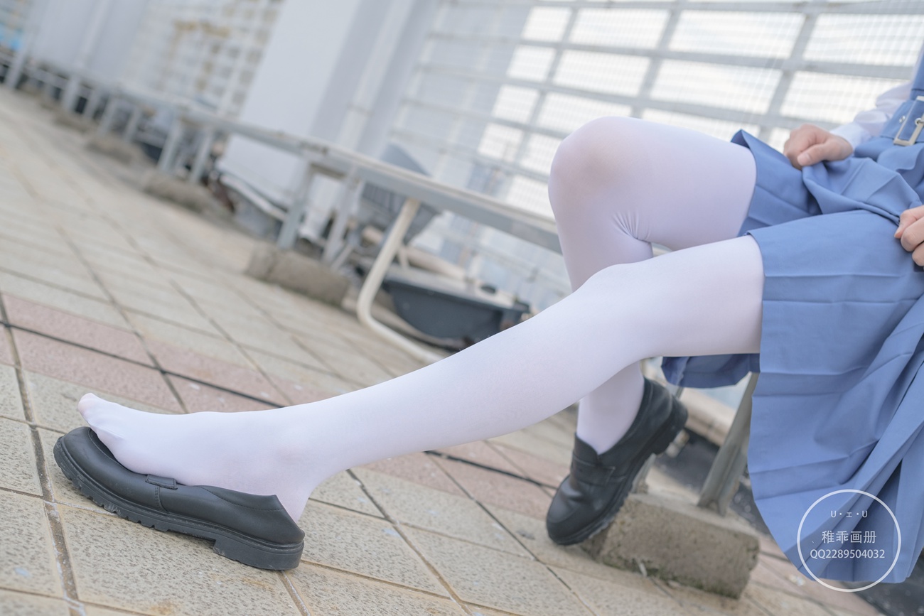 柴系小乖(稚乖画册) - 夜夜 天台真空80D白丝 [79P/1V/1.10GB]