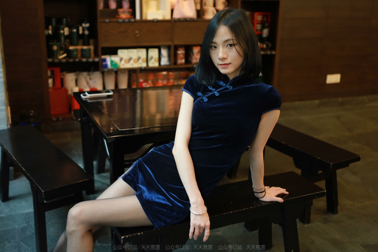 [IESS异思趣向] 耽丝 220317小六的深蓝旗袍 [89P/100MB]