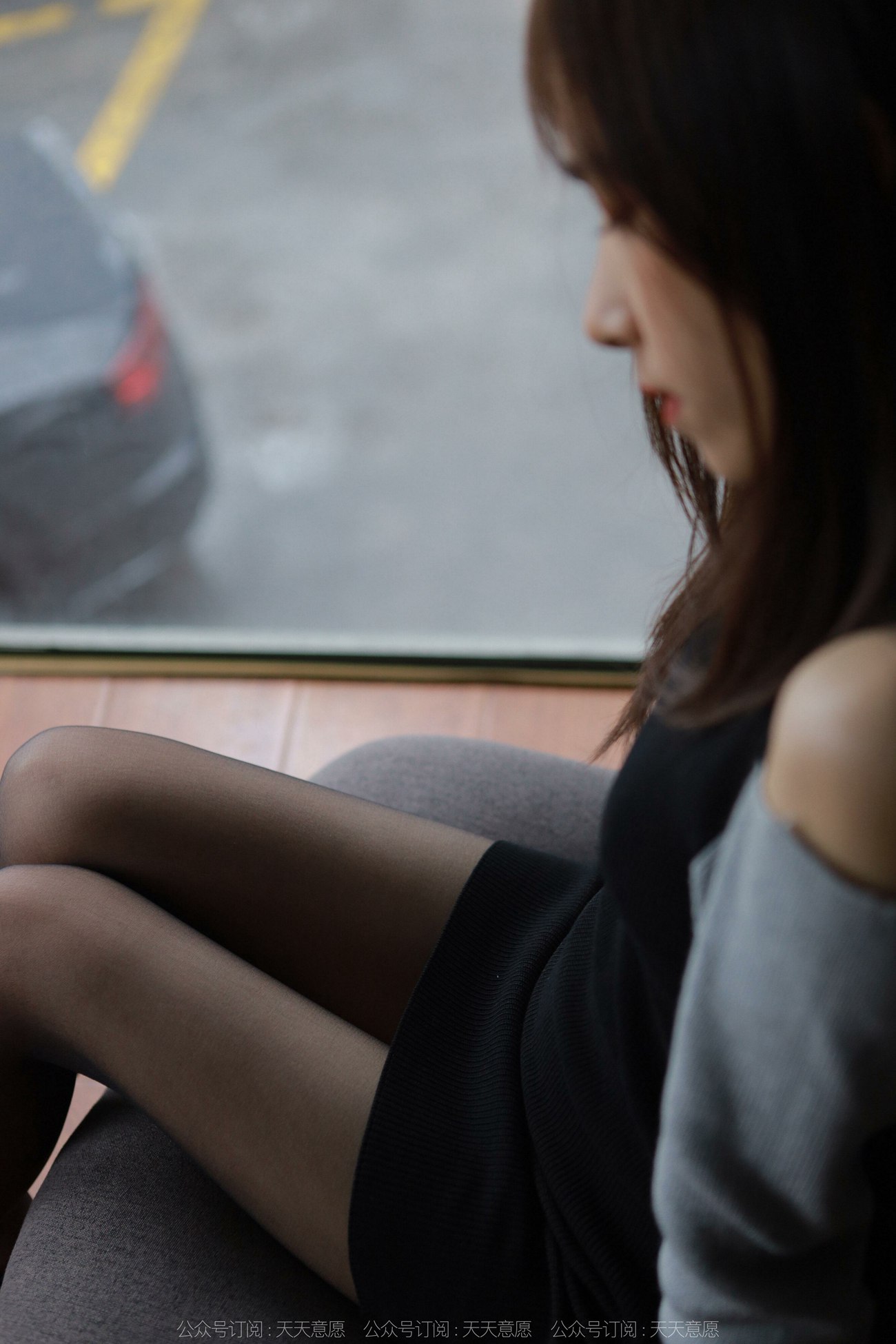 [IESS异思趣向]2022.03.26 丝享家1040：美子《沙发上的黑丝》[97P/148MB]