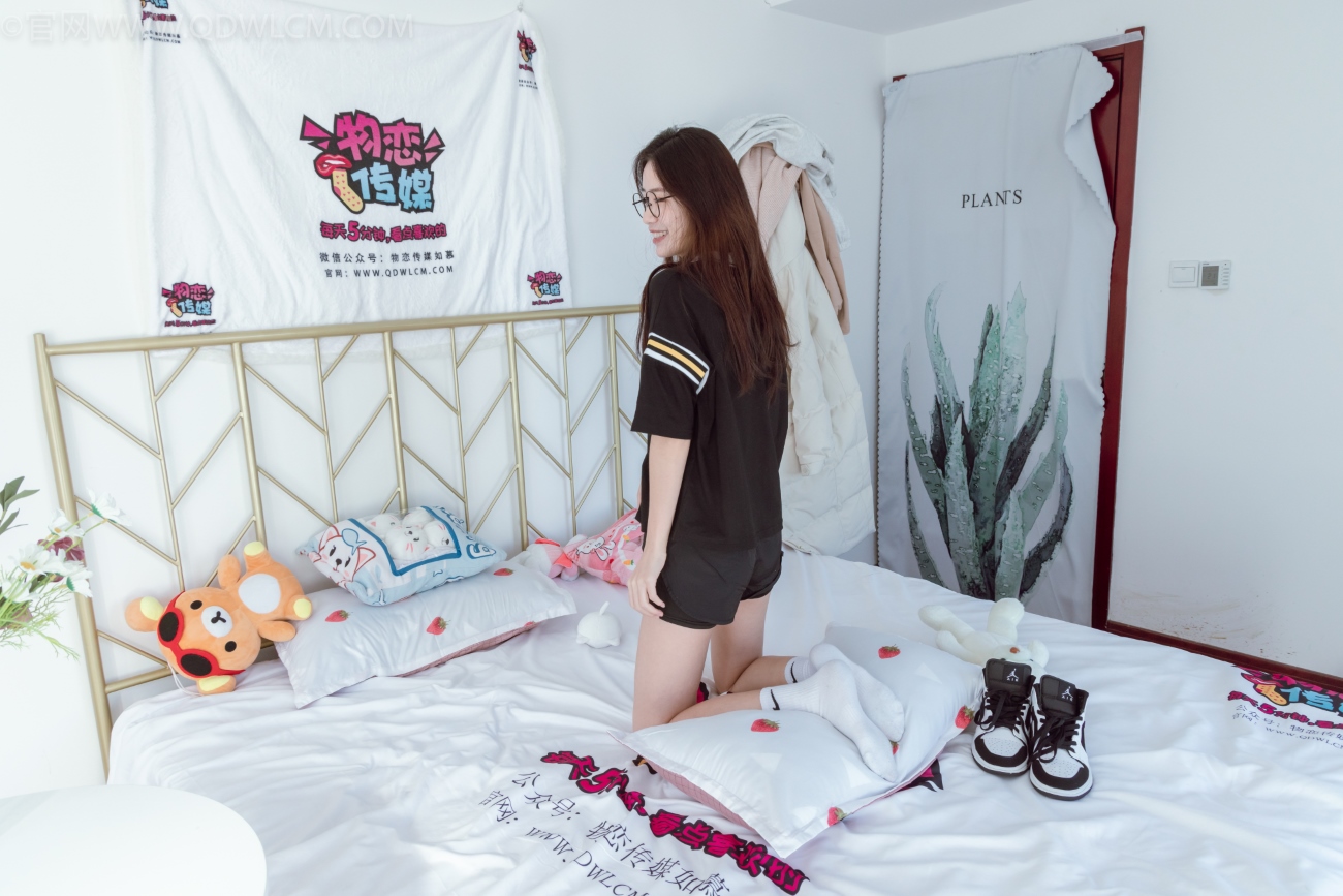 物恋传媒 NO.1075 菜菜-黑白配[166P/1V/5.09GB]