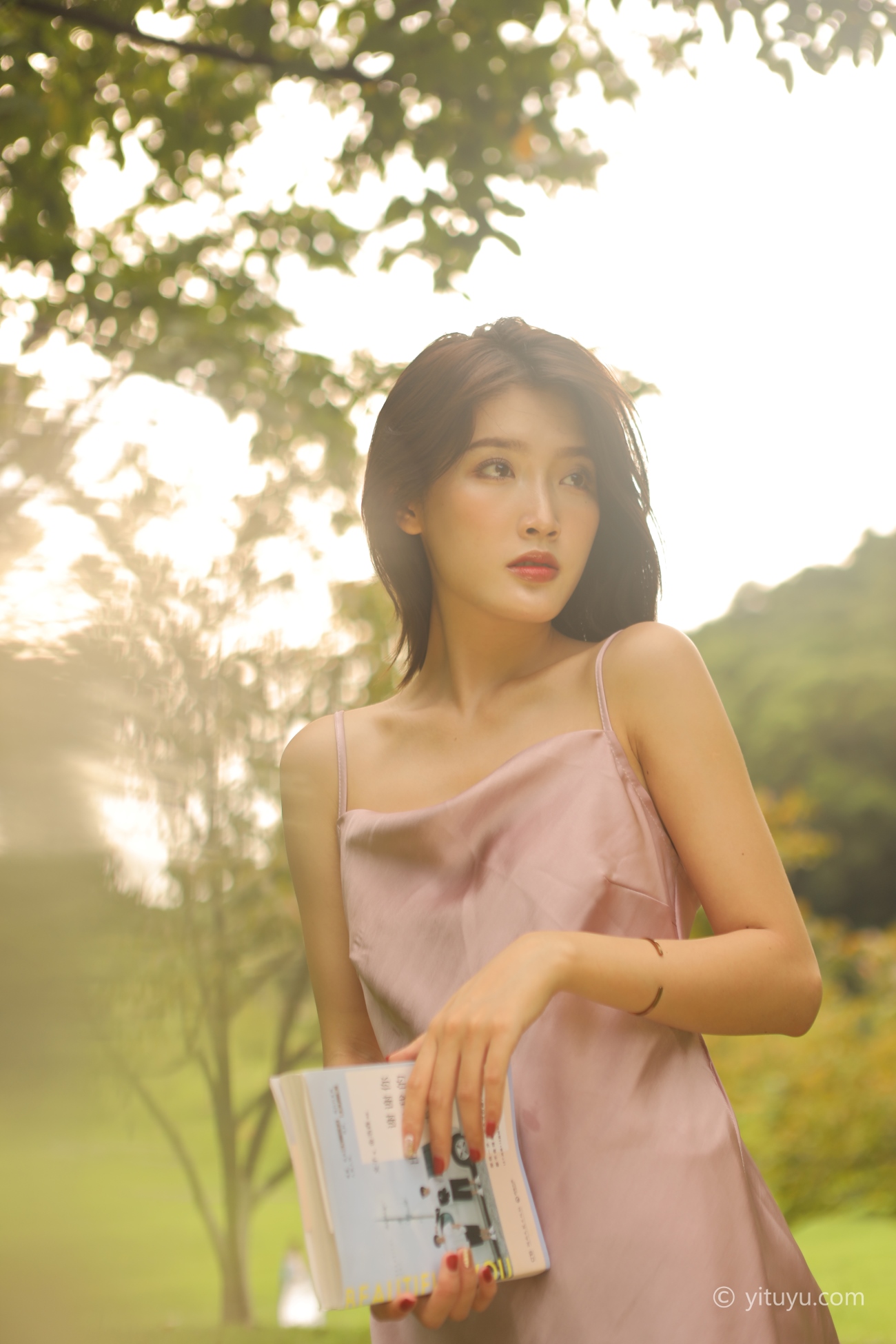 [YITUYU艺图语] 2021.05.14 她，ta 巧玲 [31P/250MB]