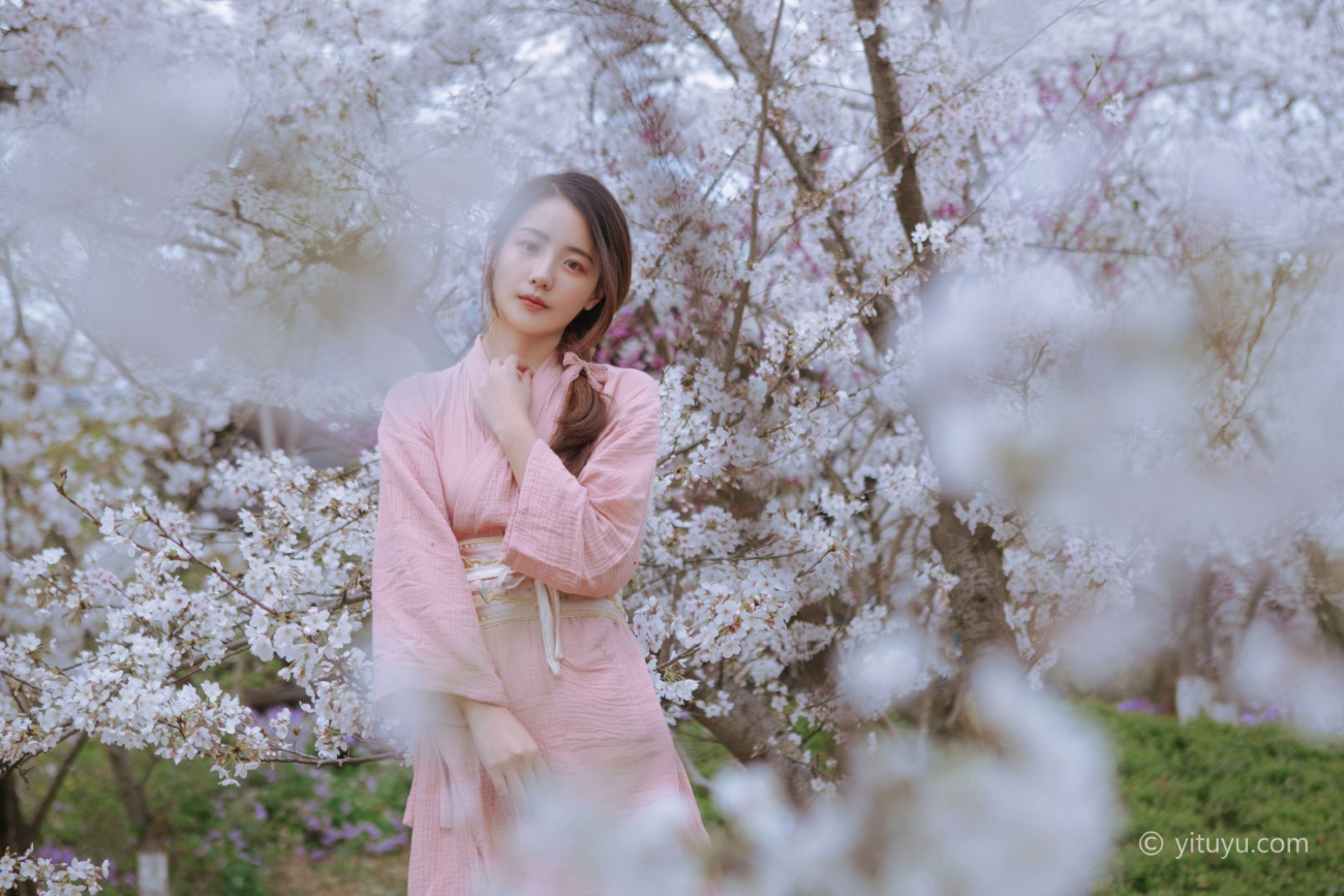 [YITUYU艺图语] 2021.05.19 起风渐暖，樱花将灿 一只小四月 [24P/275MB]