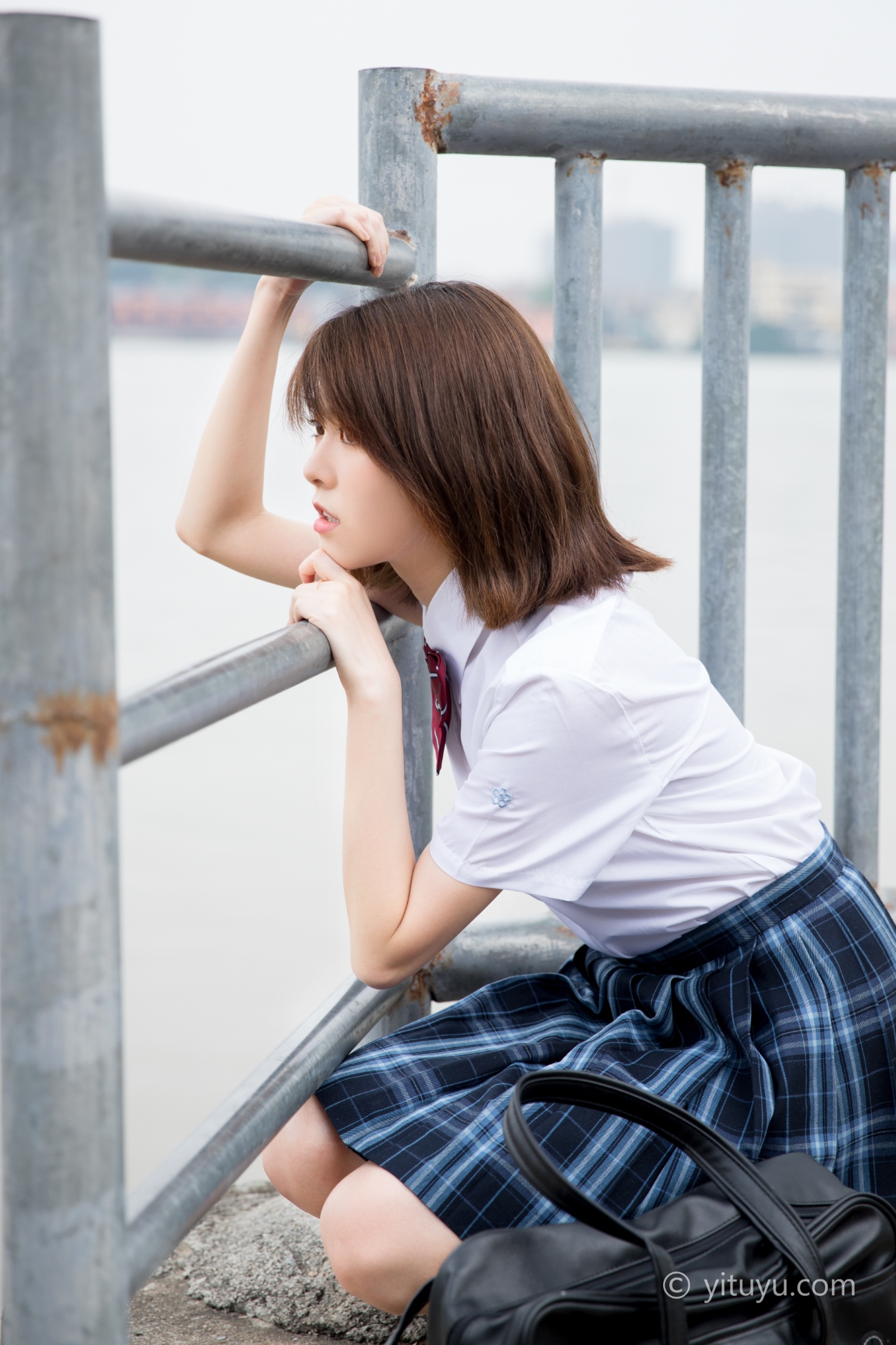 [YITUYU艺图语] 2021.05.17 人间四月天 珺珺 [27P/301MB]