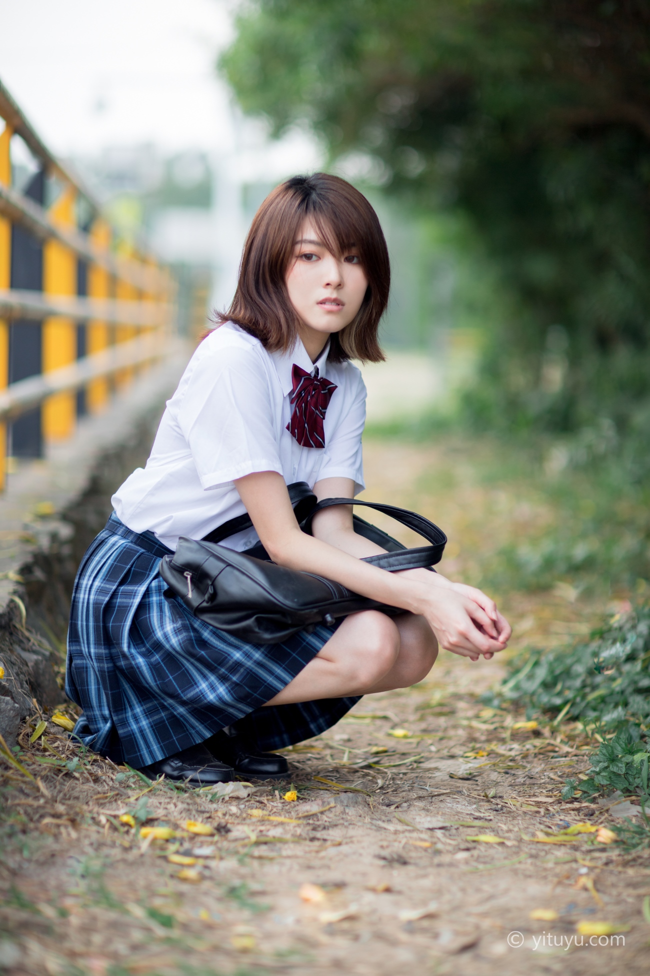 [YITUYU艺图语] 2021.05.17 人间四月天 珺珺 [27P/301MB]